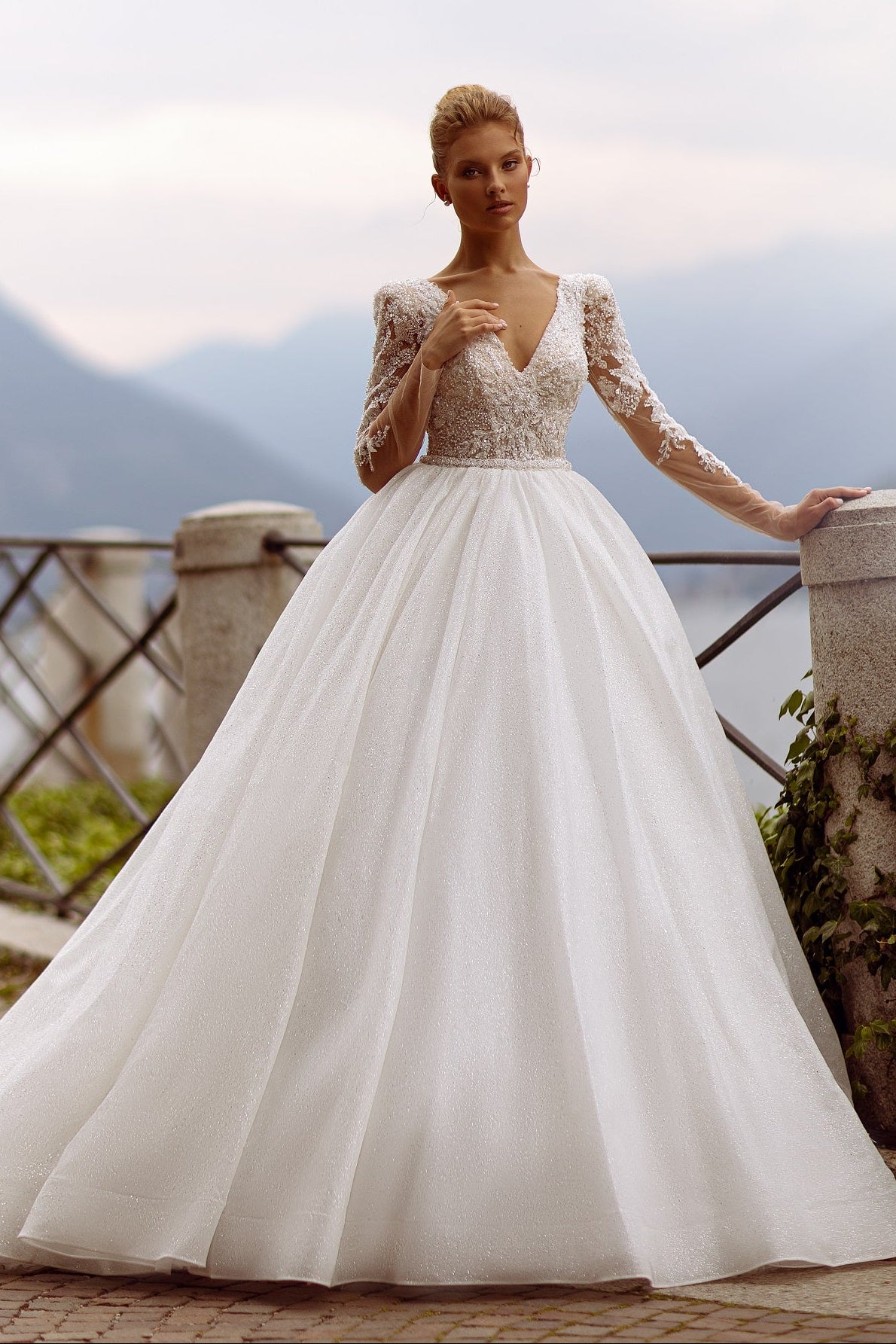 Sparkle Ballgown Long Sleeve Wedding Dress 12 US / Off White