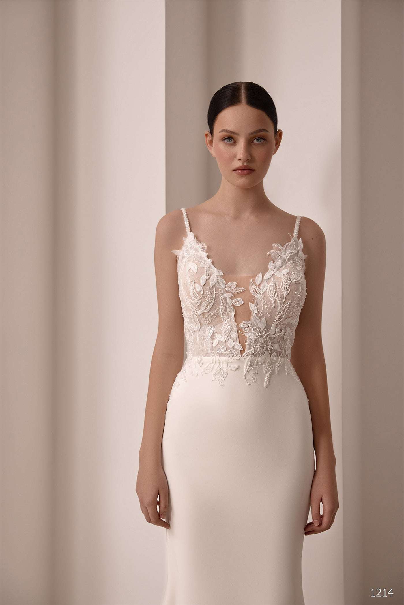 KatrinFAVORboutique-Mermaid wedding gown with long train Bridal new style