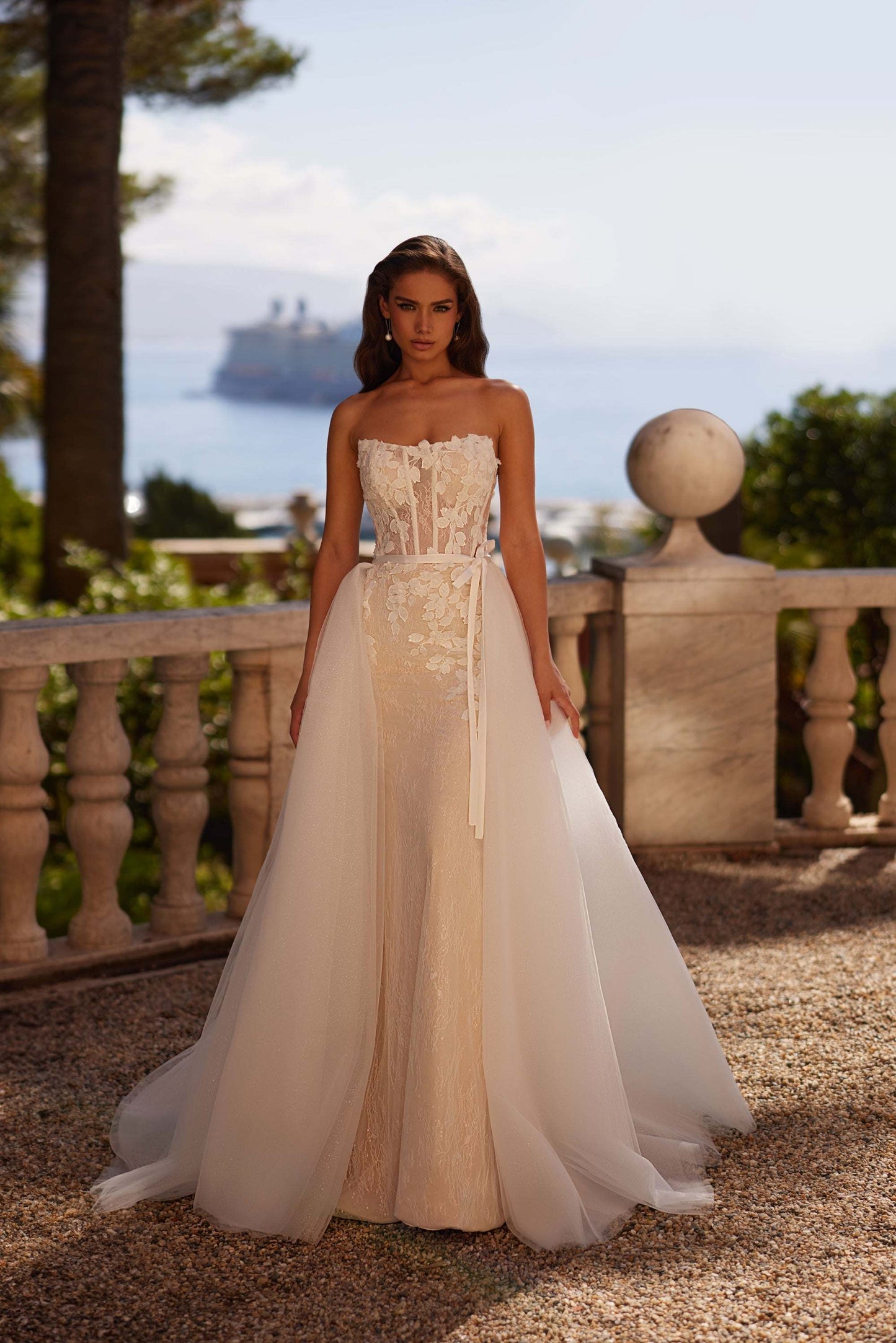 KatrinFAVORboutique-Wedding gown with detachable train Sheath bridal gowns