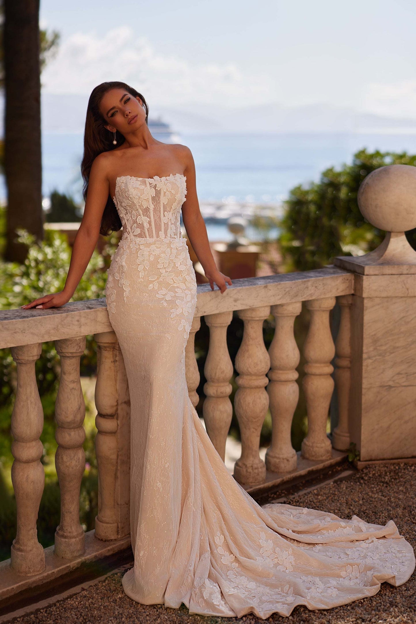 KatrinFAVORboutique-Wedding gown with detachable train Sheath bridal gowns