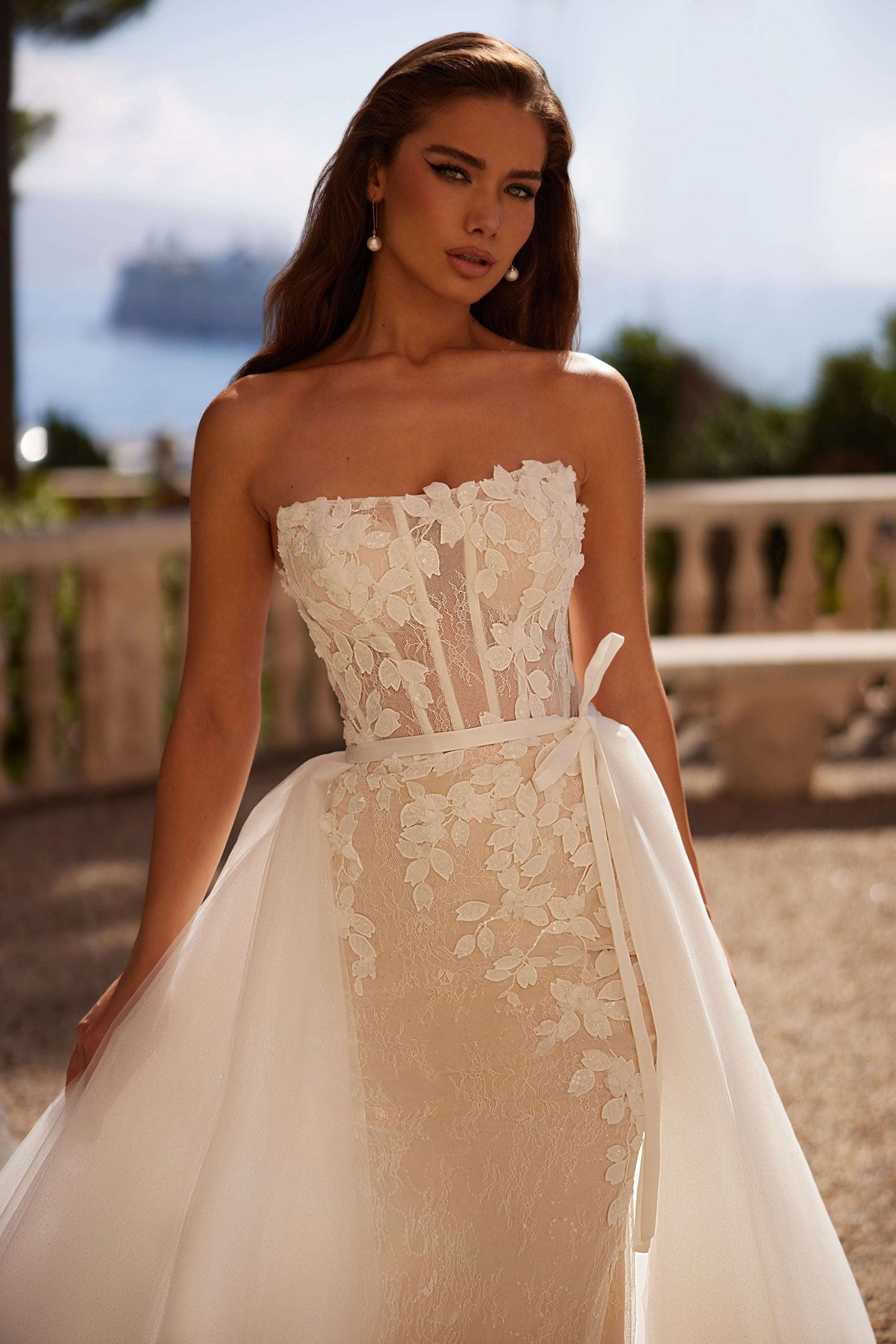 KatrinFAVORboutique-Wedding gown with detachable train Sheath bridal gowns