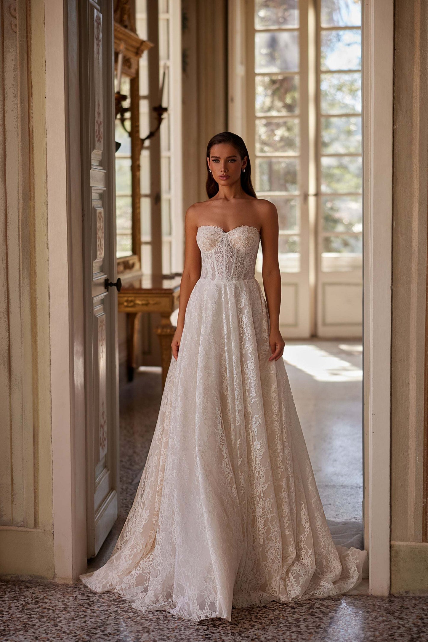KatrinFAVORboutique-Chantilly lace wedding dress Wedding outfits for bride