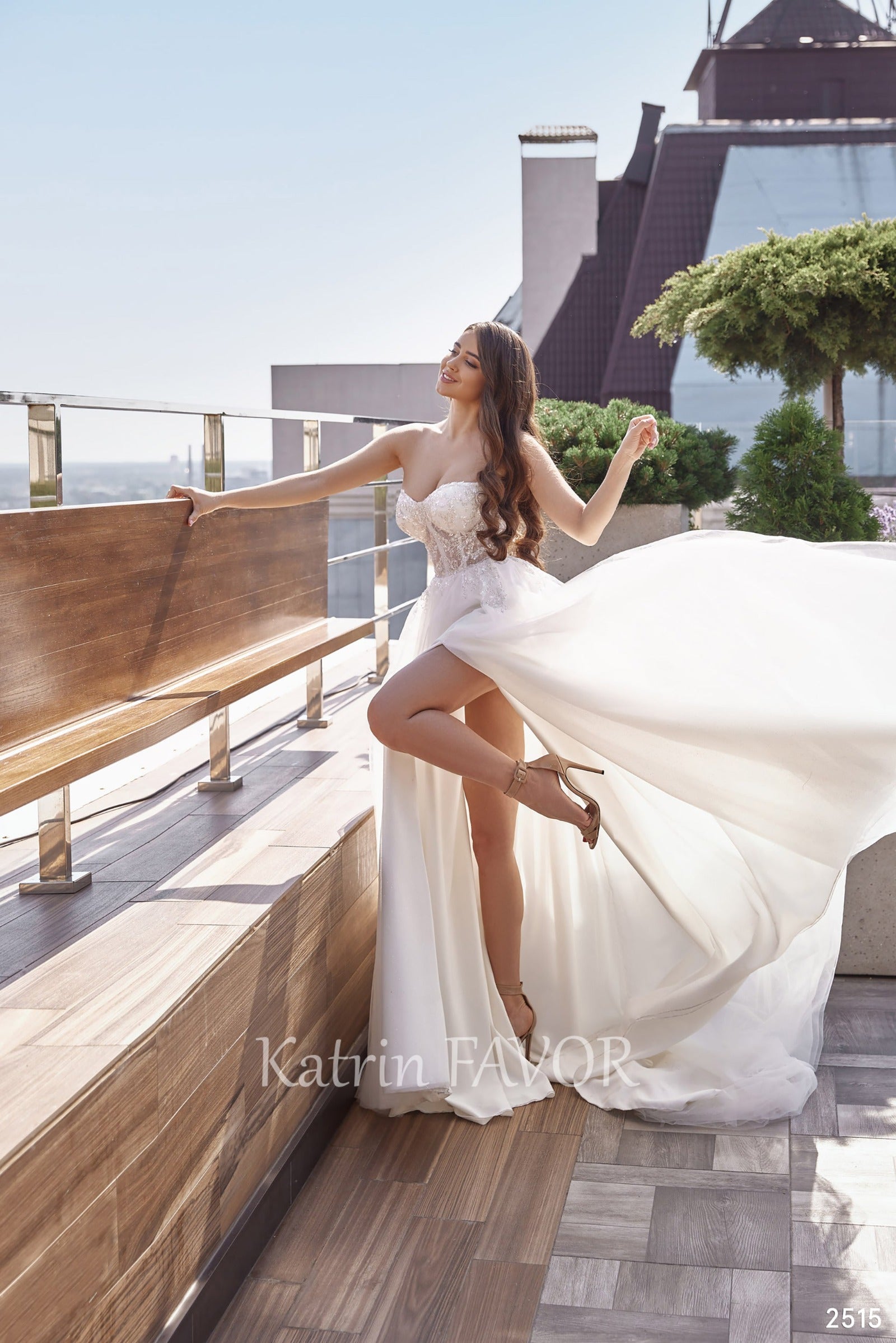 KatrinFAVORboutique-2 in 1 tulle ethereal beach wedding dress