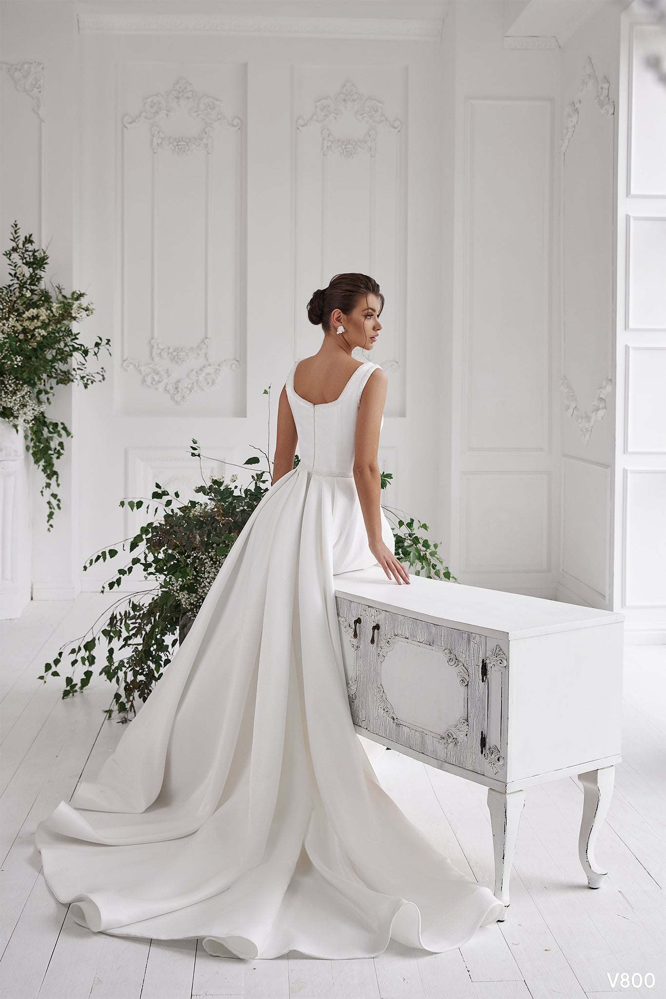 KatrinFAVORboutique-Basic wedding dress Simple and elegant wedding dresses
