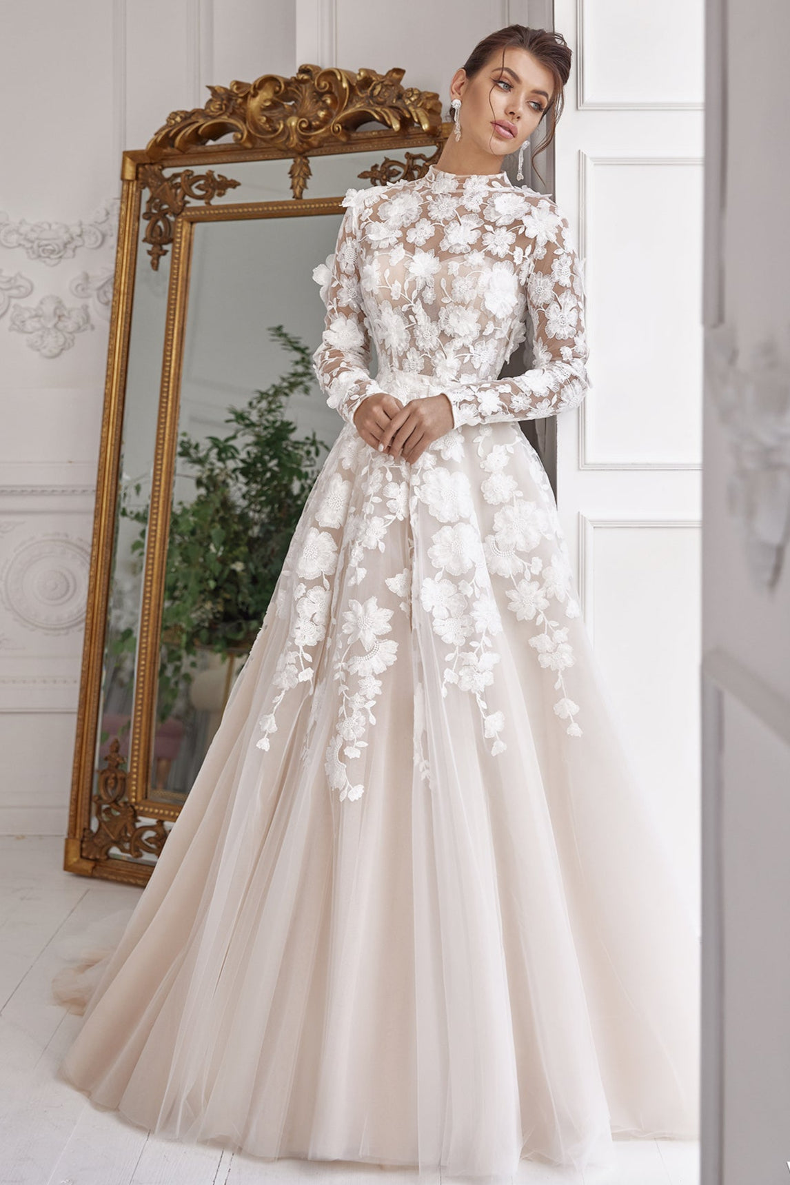 Floral lace wedding dress | Long sleeve bridal dress | KatrinFAVOR 6 / Blush Floral lace wedding dress | Long sleeve bridal dress | KatrinFAVOR 6 / Blush