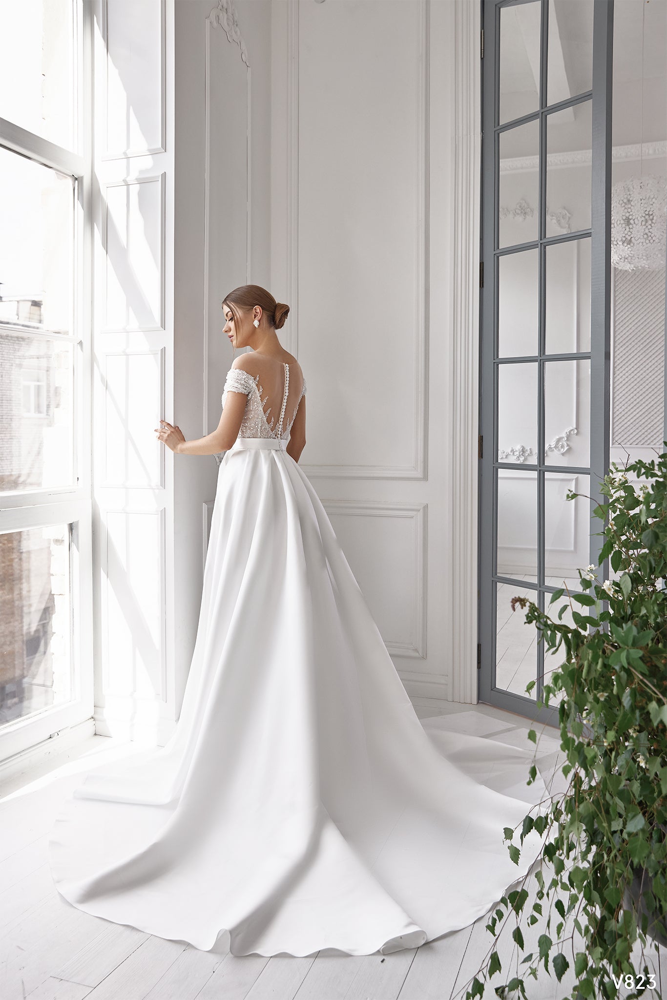 KatrinFAVORboutique-White mermaid wedding dress Wedding gowns fitted
