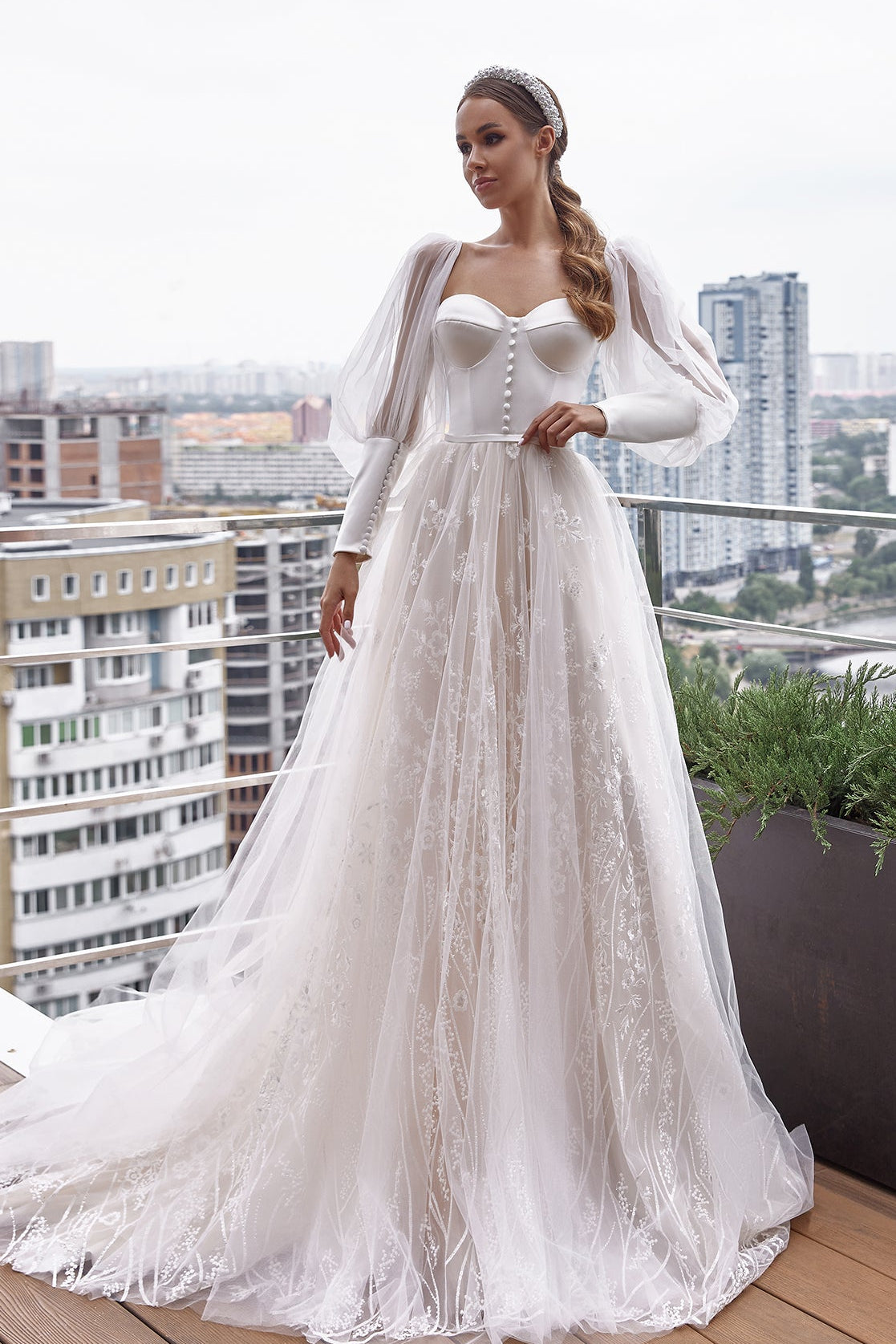 Detachable Puff Sleeve Fairytale Wedding Dress 12 US / Blush