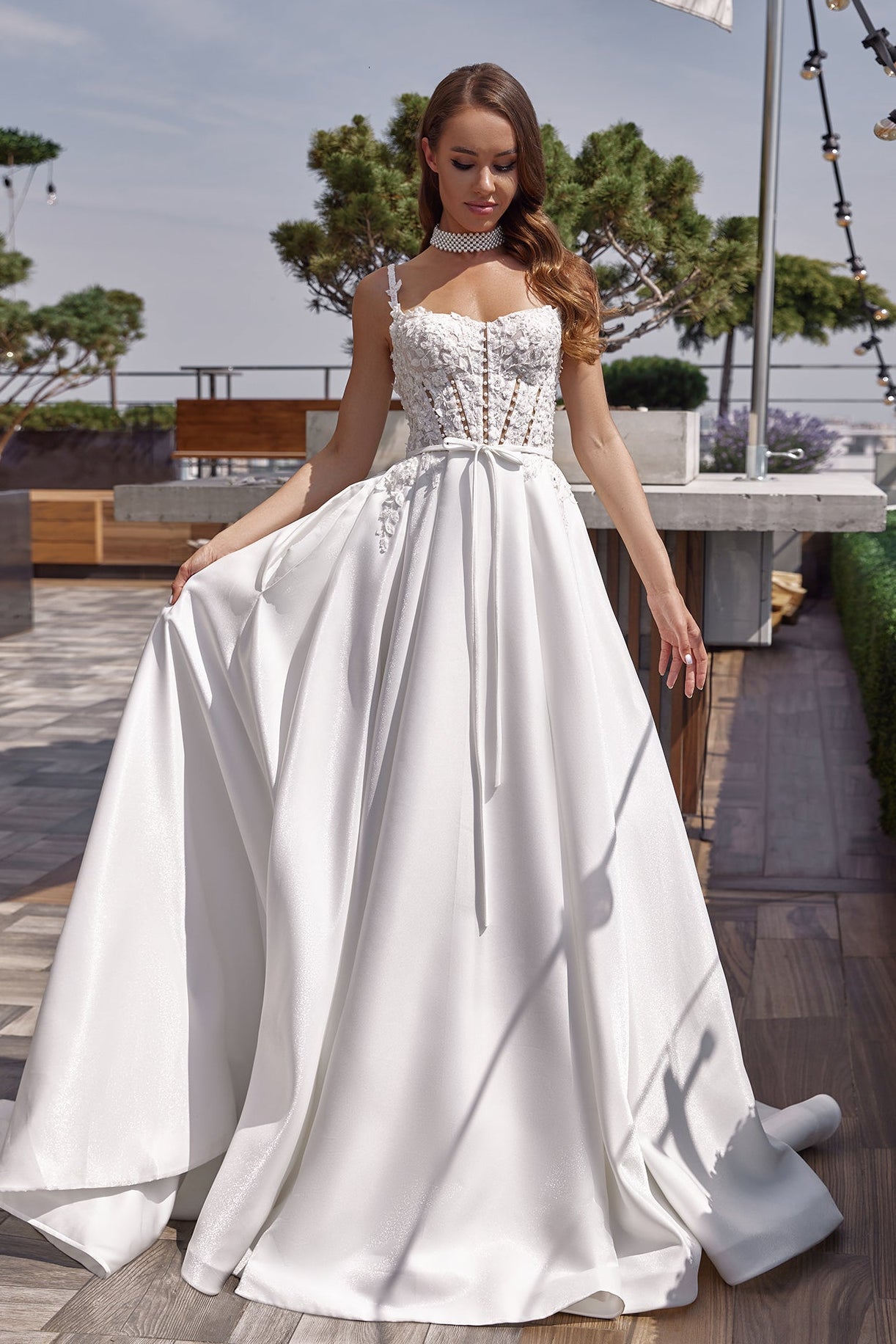 Embroidered Bustier Corset Satin Wedding Dress 10 US / Off White
