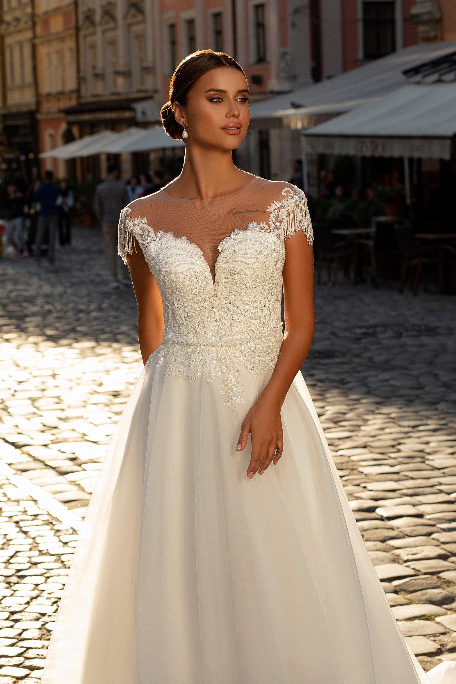Beaded corset a-line wedding dress 2 US / As on photo Beaded corset a-line wedding dress 2 US / As on photo