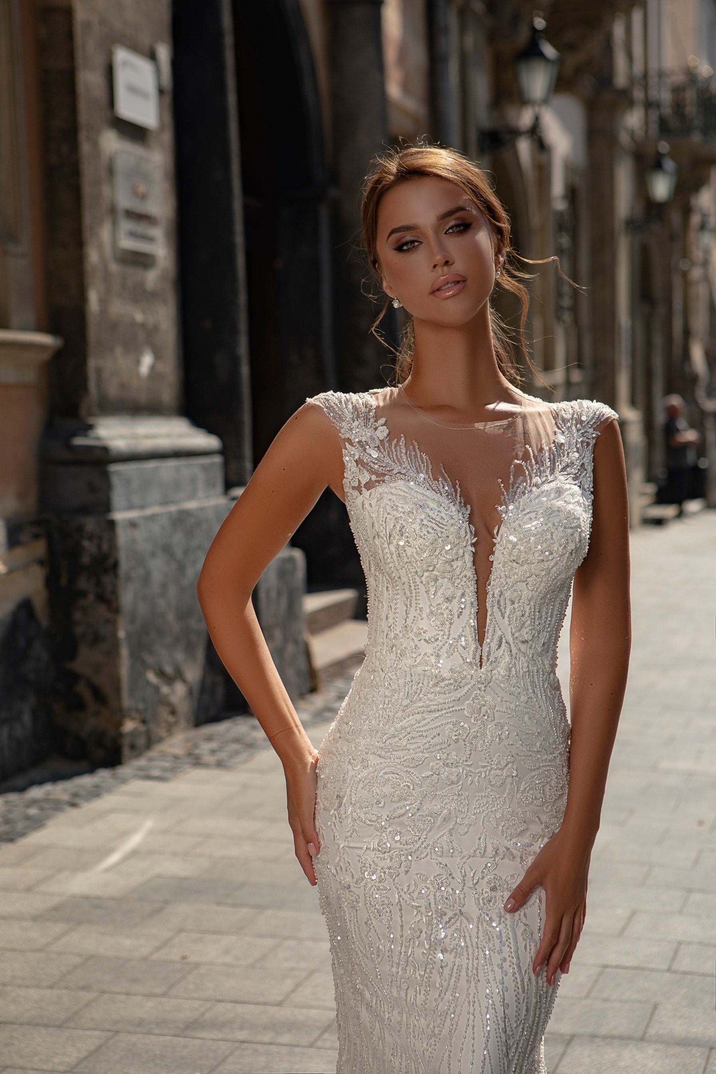KatrinFAVORboutique-Open back lace wedding gown Amazing wedding dresses