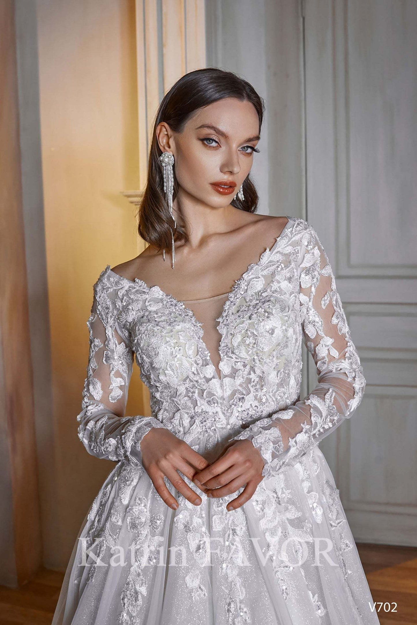 KatrinFAVORboutique-Long sleeve low back wedding dress Flowy wedding gown