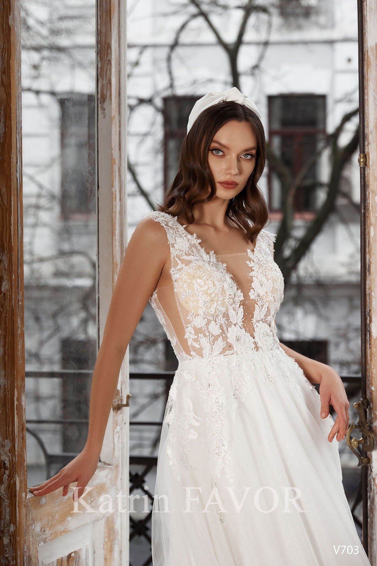 KatrinFAVORboutique-High slit wedding dress Daring wedding gowns