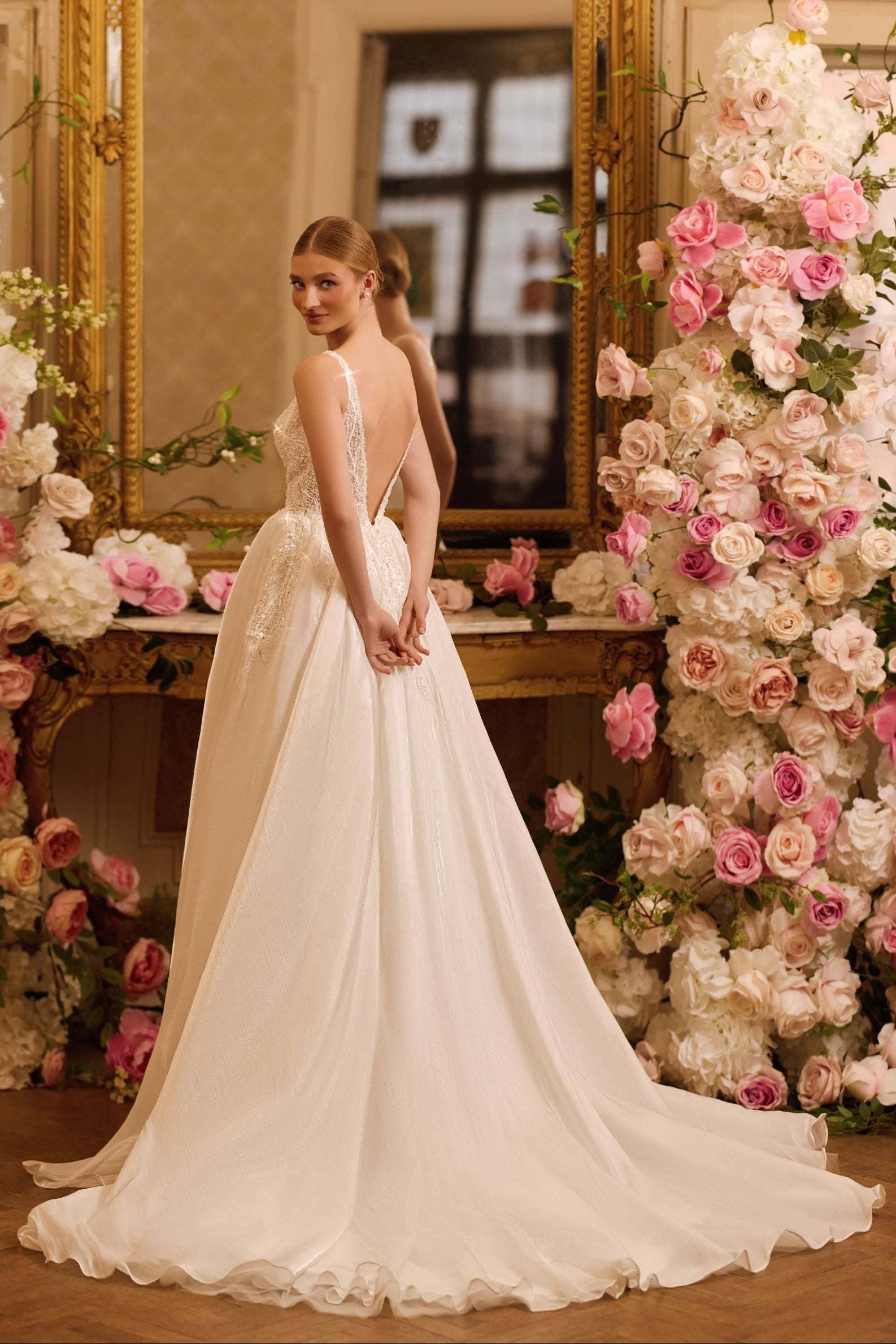 Backless wedding dress | Destination wedding dresses