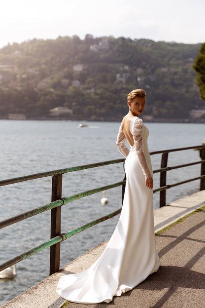 Long sleeve sheath backless wedding dress