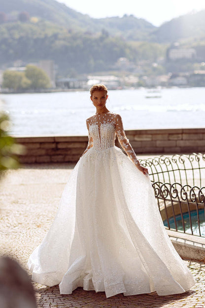 KatrinFAVORboutique-Embellished wedding dress Stunning wedding outfits