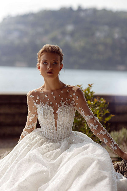 KatrinFAVORboutique-Embellished wedding dress Stunning wedding outfits