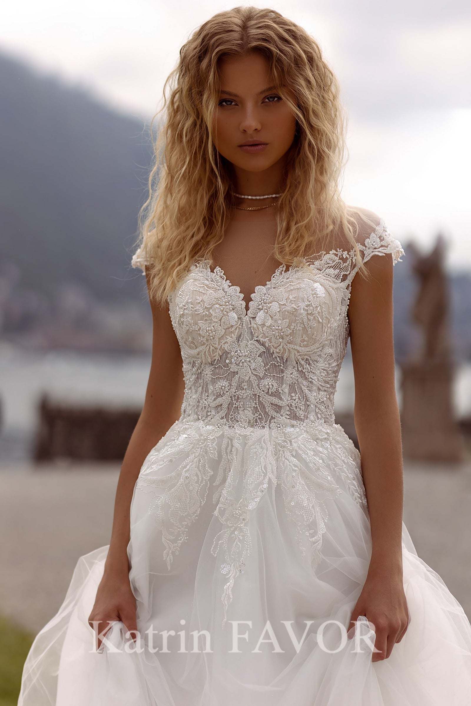 KatrinFAVORboutique-Tulle a-line wedding dress Rustic wedding gown