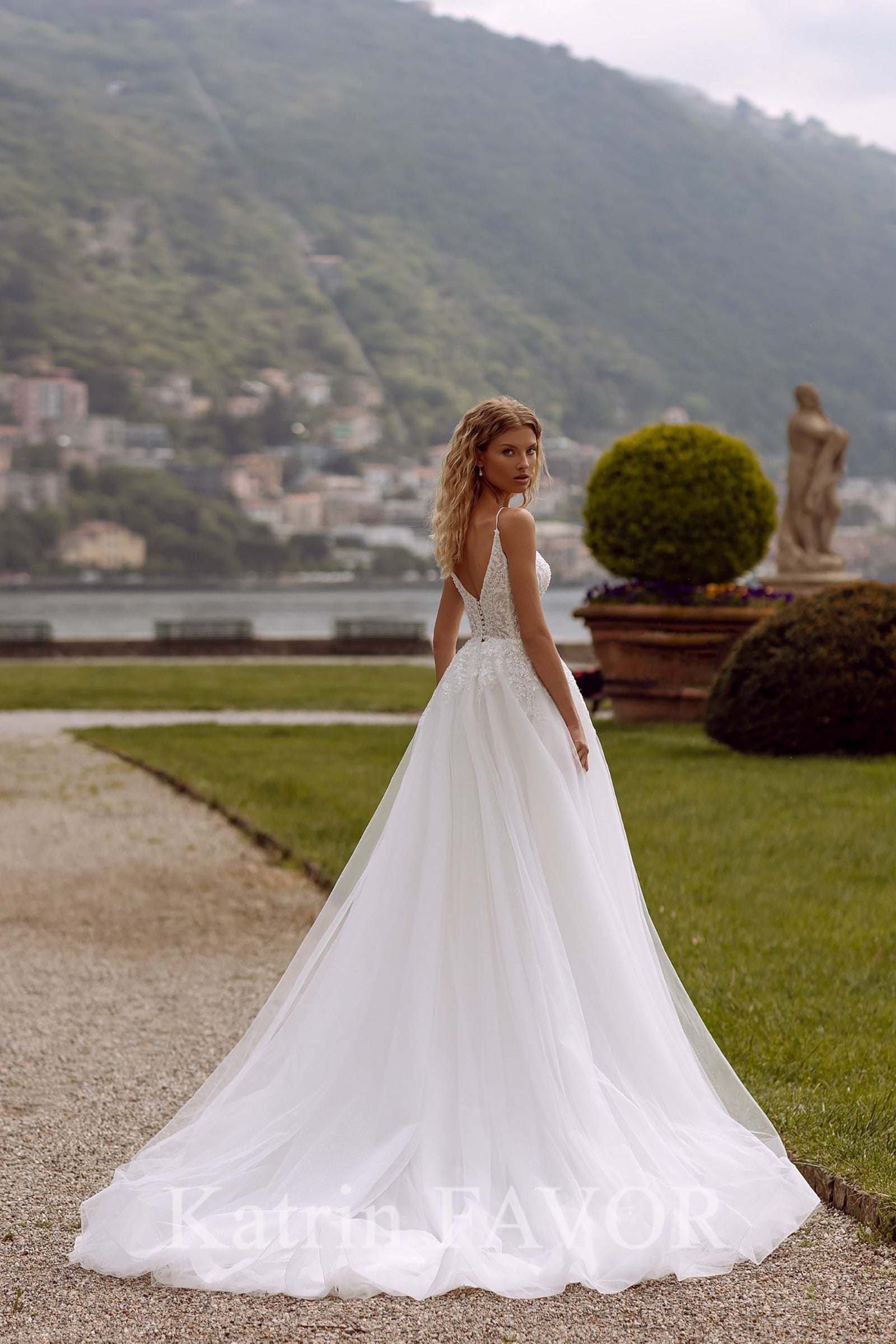 KatrinFAVORboutique-Beach wedding dress a-line Sparkle tulle wedding gown
