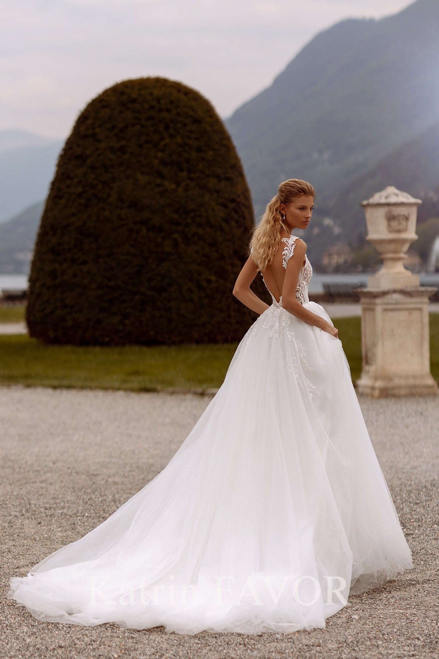 KatrinFAVORboutique-Backless a-line tulle wedding dress