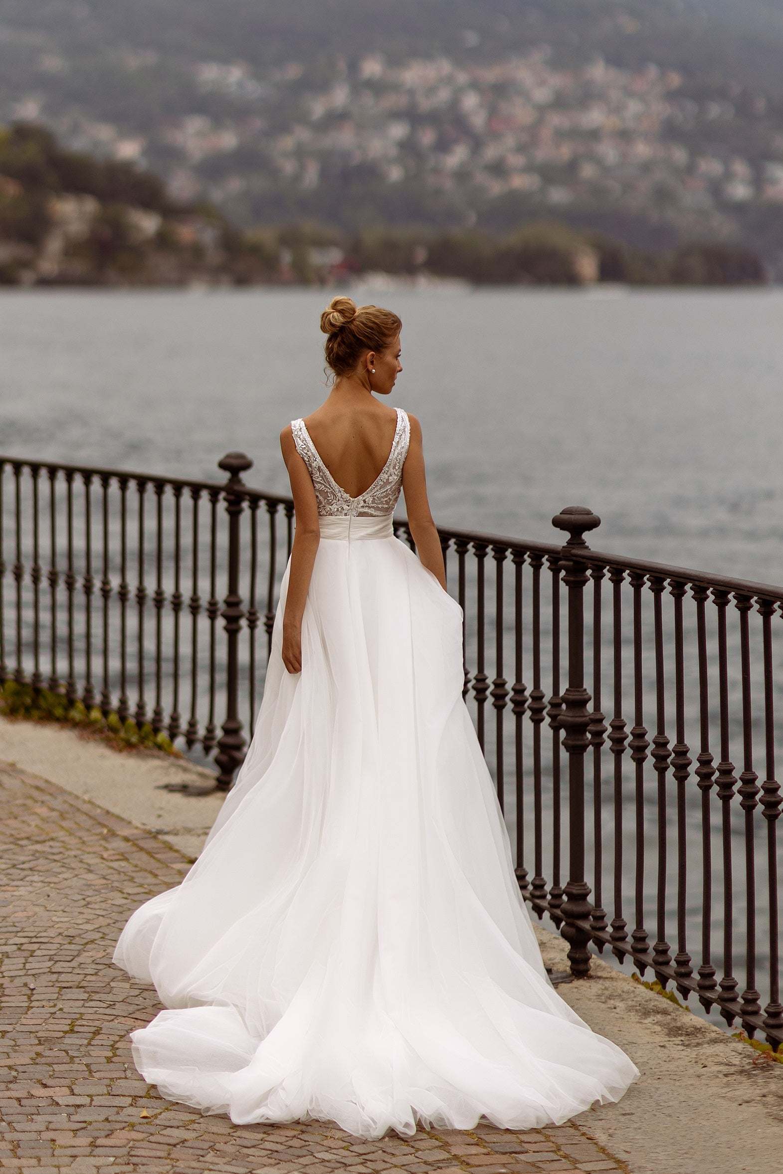 Romantic a-line tulle wedding dress with train 2 US / Off White Romantic a-line tulle wedding dress with train 2 US / Off White