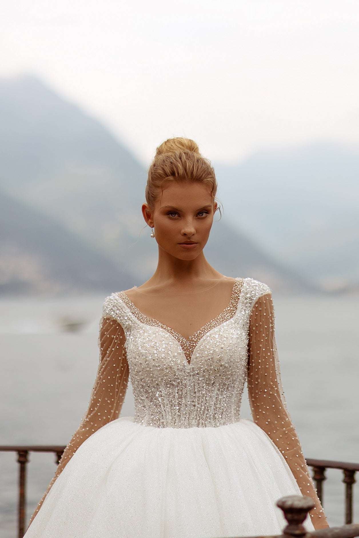 Princess ballgown sparkle wedding dress 12 US / Off White Princess ballgown sparkle wedding dress 12 US / Off White