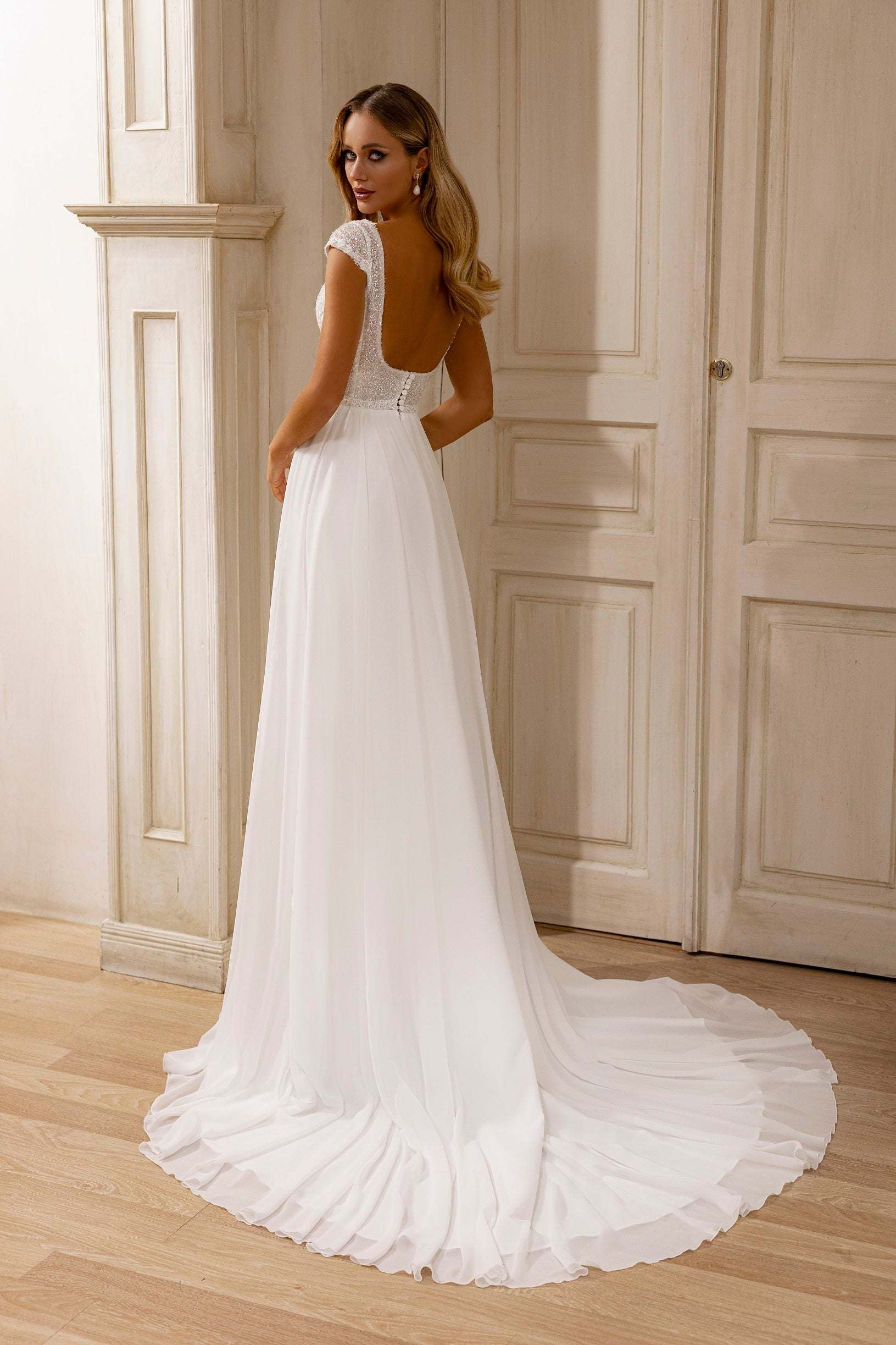 Flowy beach wedding dress | Cup sleeve wedding dress Flowy beach wedding dress | Cup sleeve wedding dress