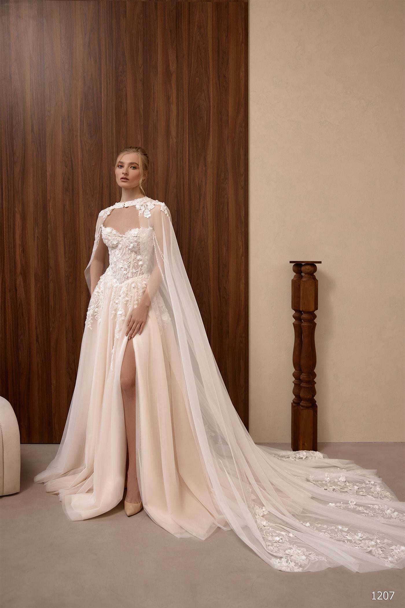 KatrinFAVORboutique-Wedding gown with cape Last season wedding dresses