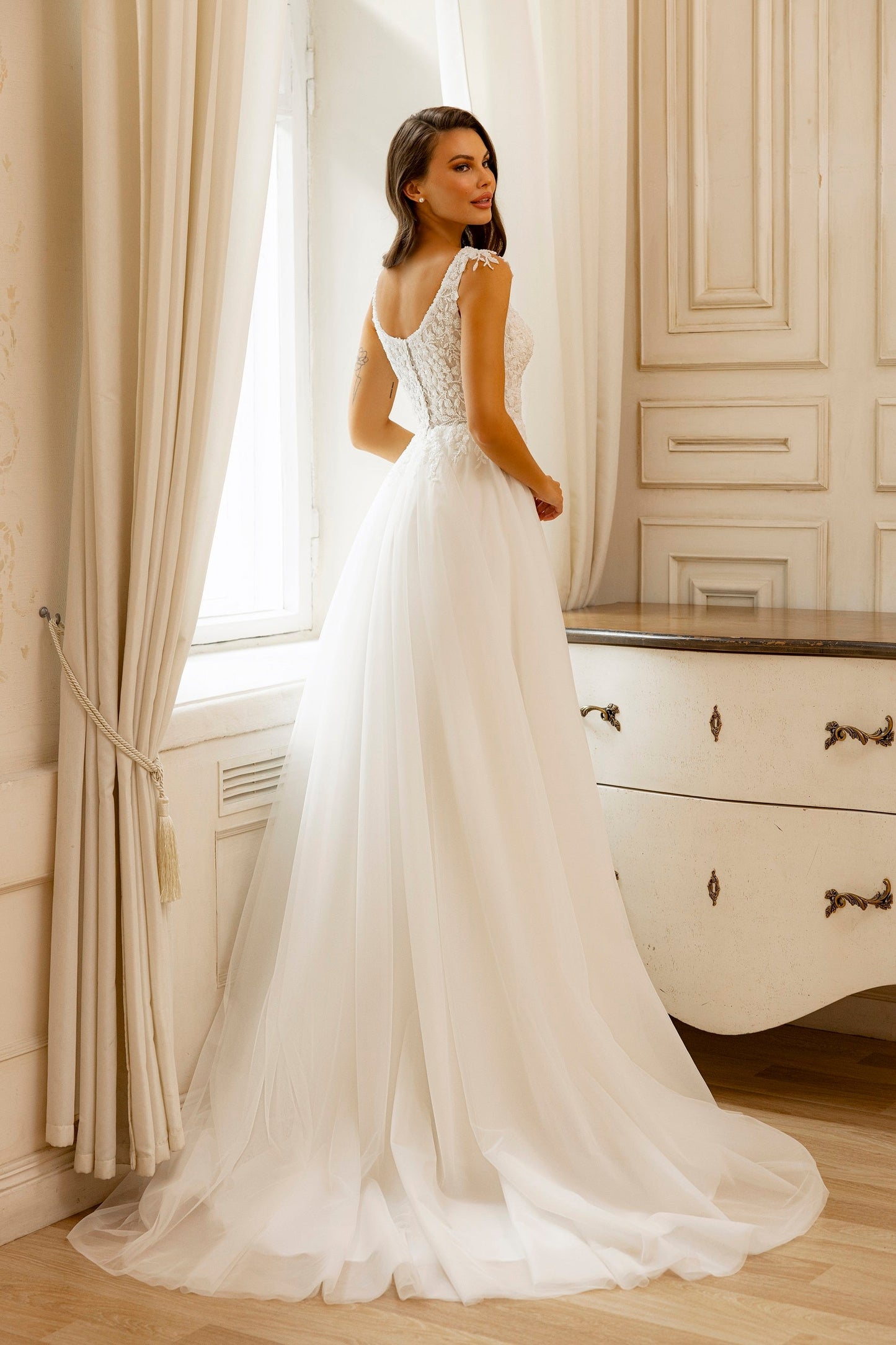 KatrinFAVORboutique-Square neckline wedding gown Best vow renewal dresses