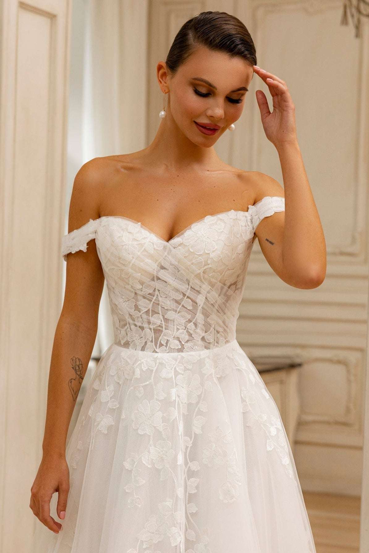 KatrinFAVORboutique-Flower applique wedding dress Classy wedding dresses