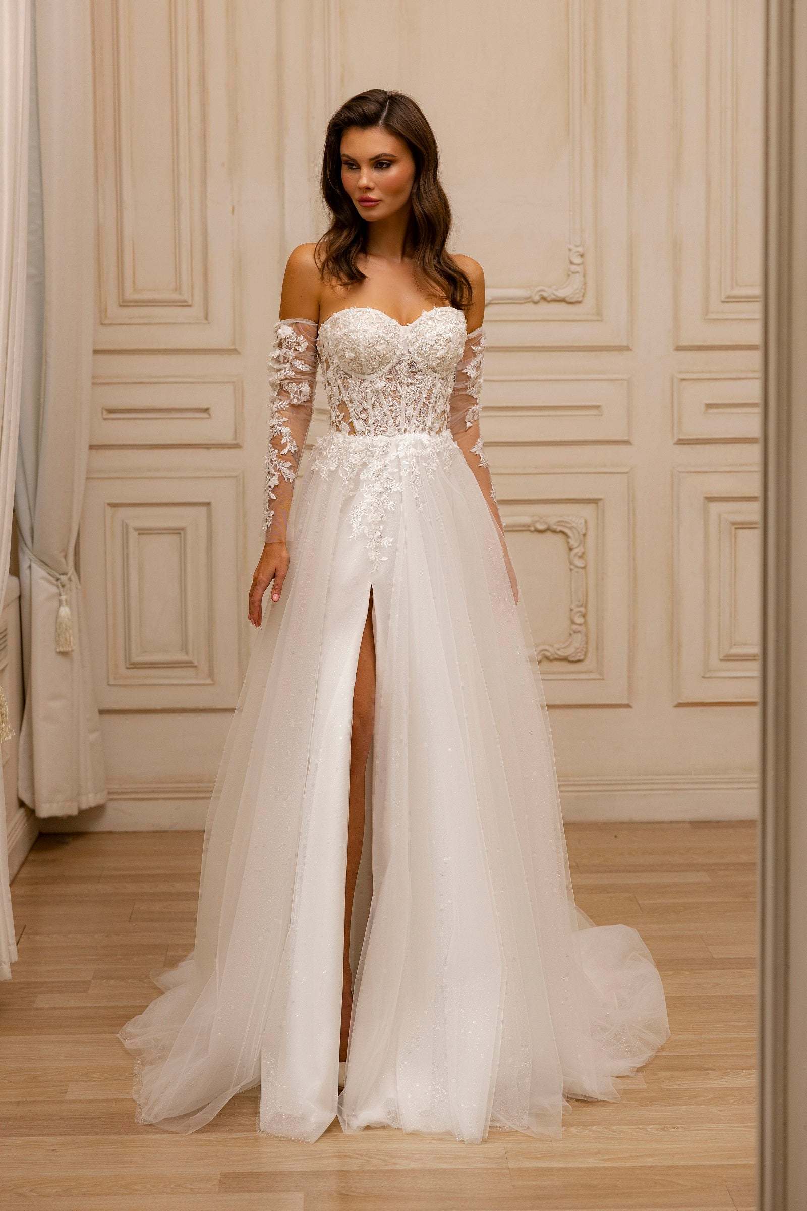 KatrinFAVORboutique-Detachable sleeves bridal Very modern wedding dresses