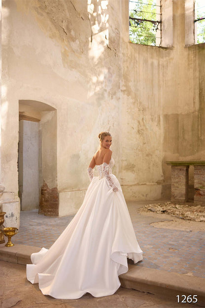 KatrinFAVORboutique-Wedding dress with gloves Latest trend wedding dresses