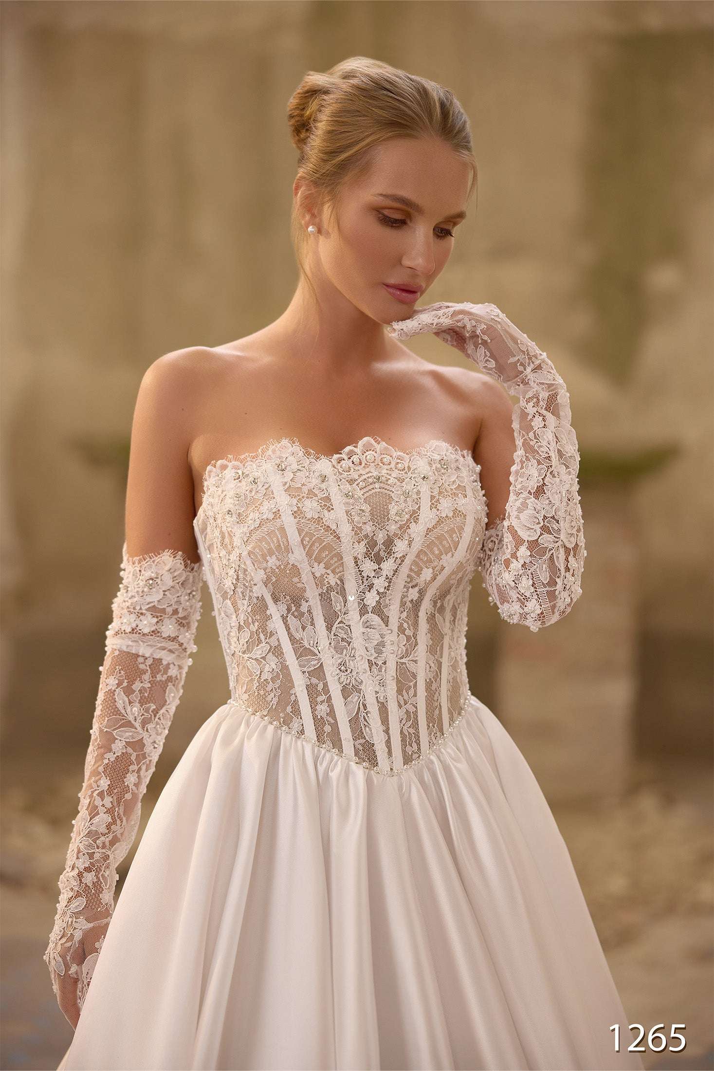 KatrinFAVORboutique-Wedding dress with gloves Latest trend wedding dresses