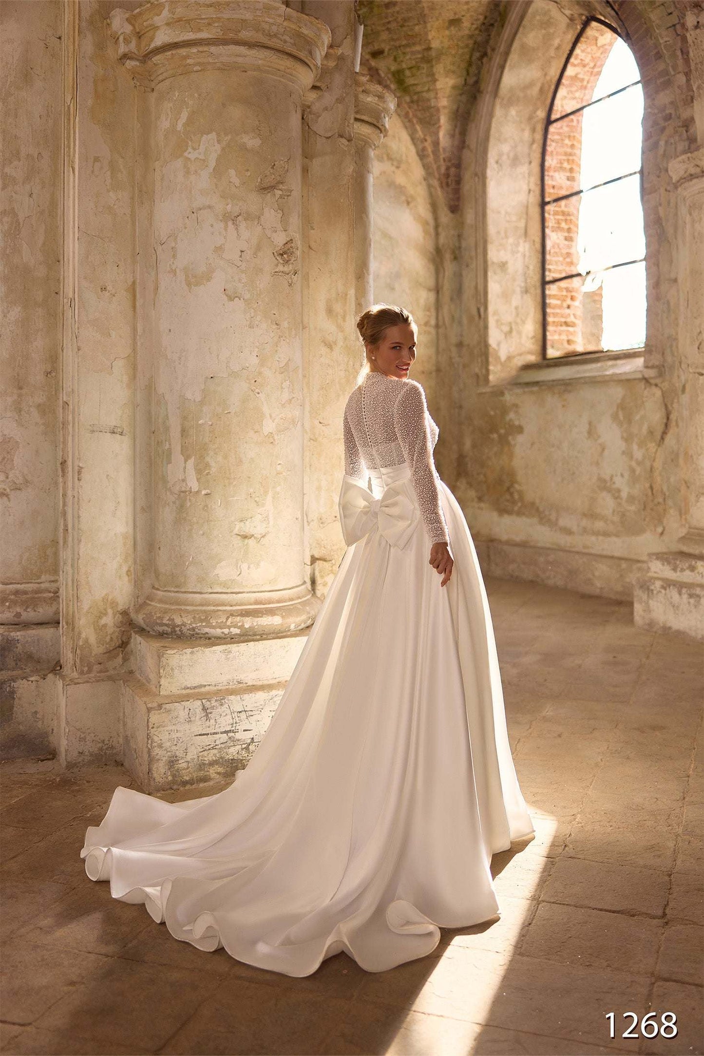 KatrinFAVORboutique-Bridal dress high neck Basque waistline wedding dress