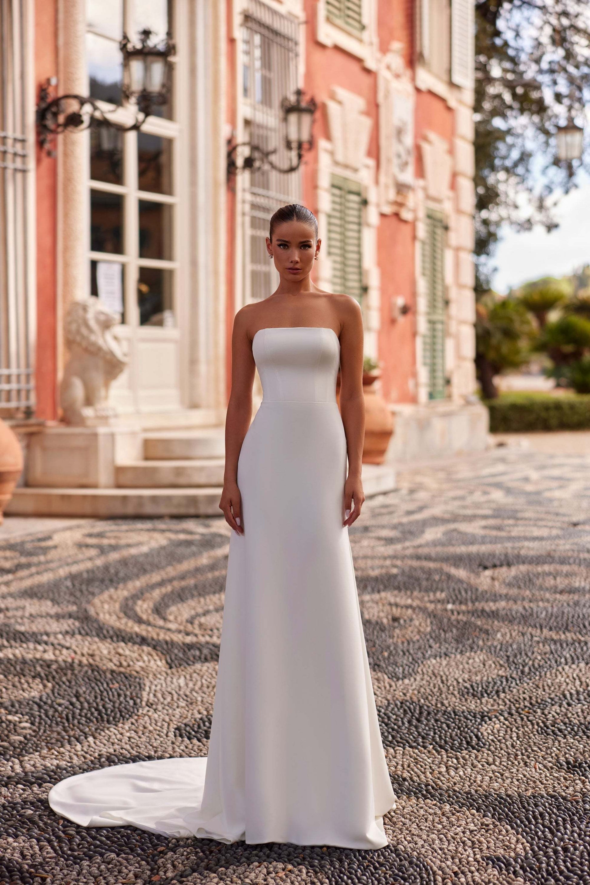 KatrinFAVORboutique-Simple bridal wear Classic and timeless wedding gowns 