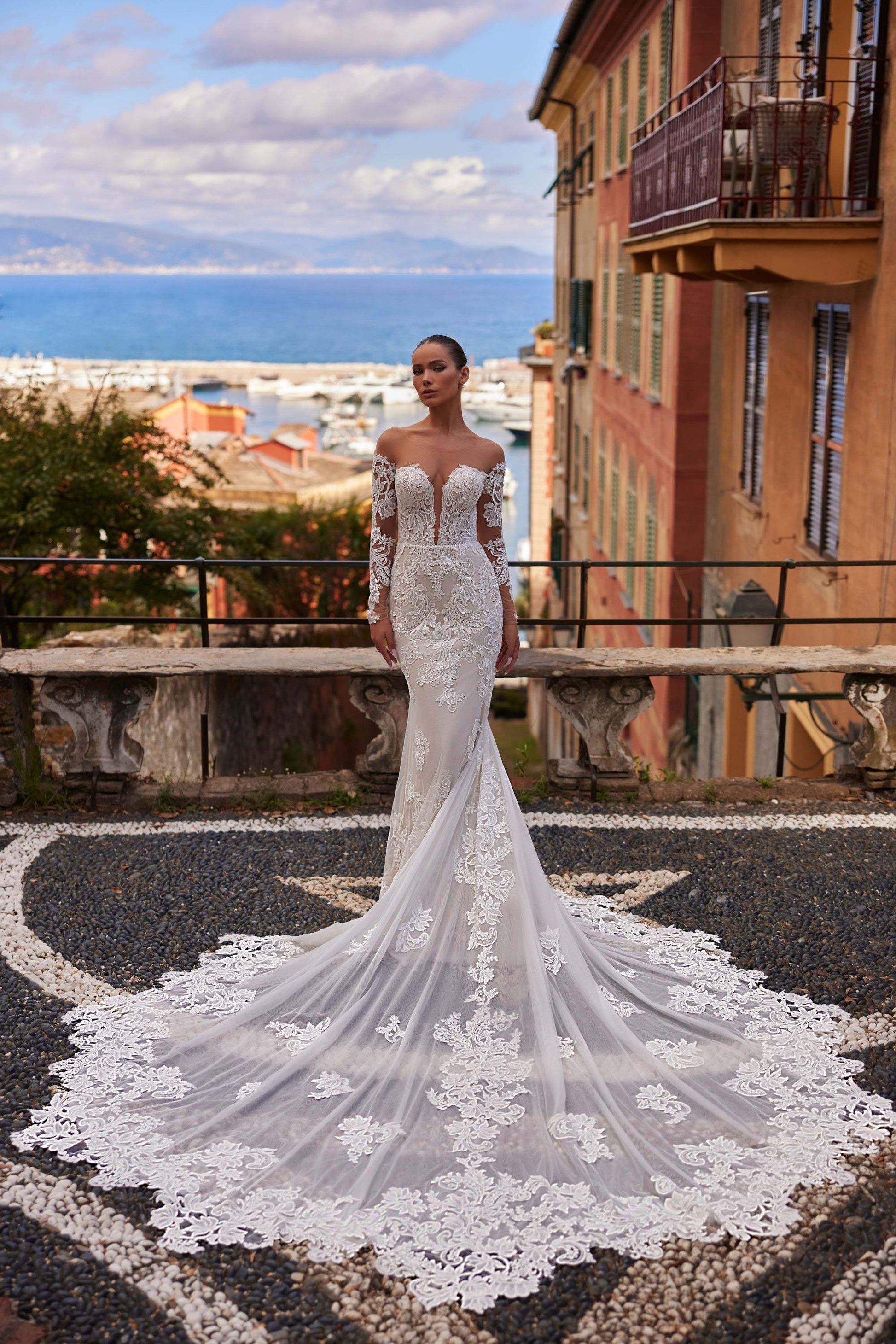 Mermaid wedding dress with a long train | Bridal styles | KatrinFAVOR As on photo / 12 Mermaid wedding dress with a long train | Bridal styles | KatrinFAVOR As on photo / 12