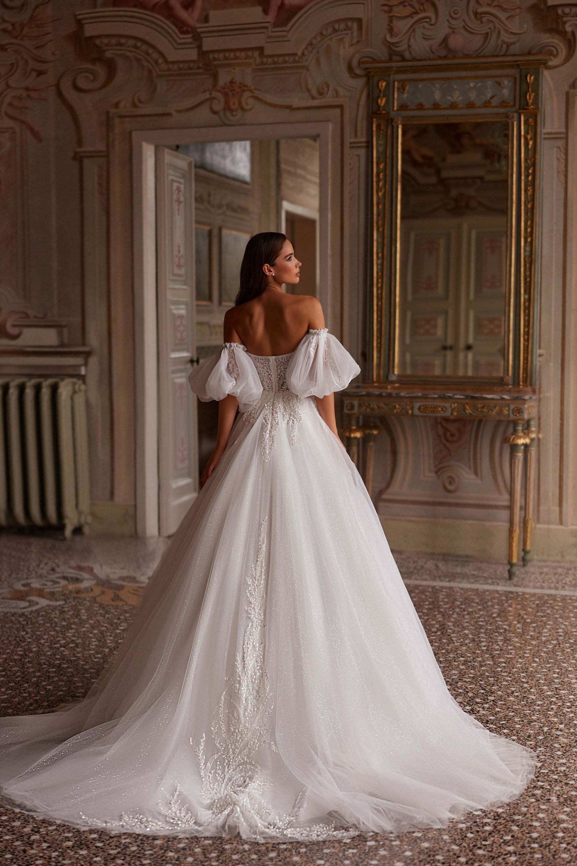 Detachable puff sleeve wedding dress | Princess bridal | KatrinFAVOR Katrin FAVOR boutique Detachable puff sleeve wedding dress | Princess bridal | KatrinFAVOR Katrin FAVOR boutique