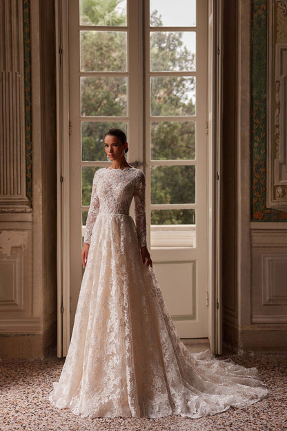 KatrinFAVORboutique-Long sleeve lace wedding dress Classic wedding looks