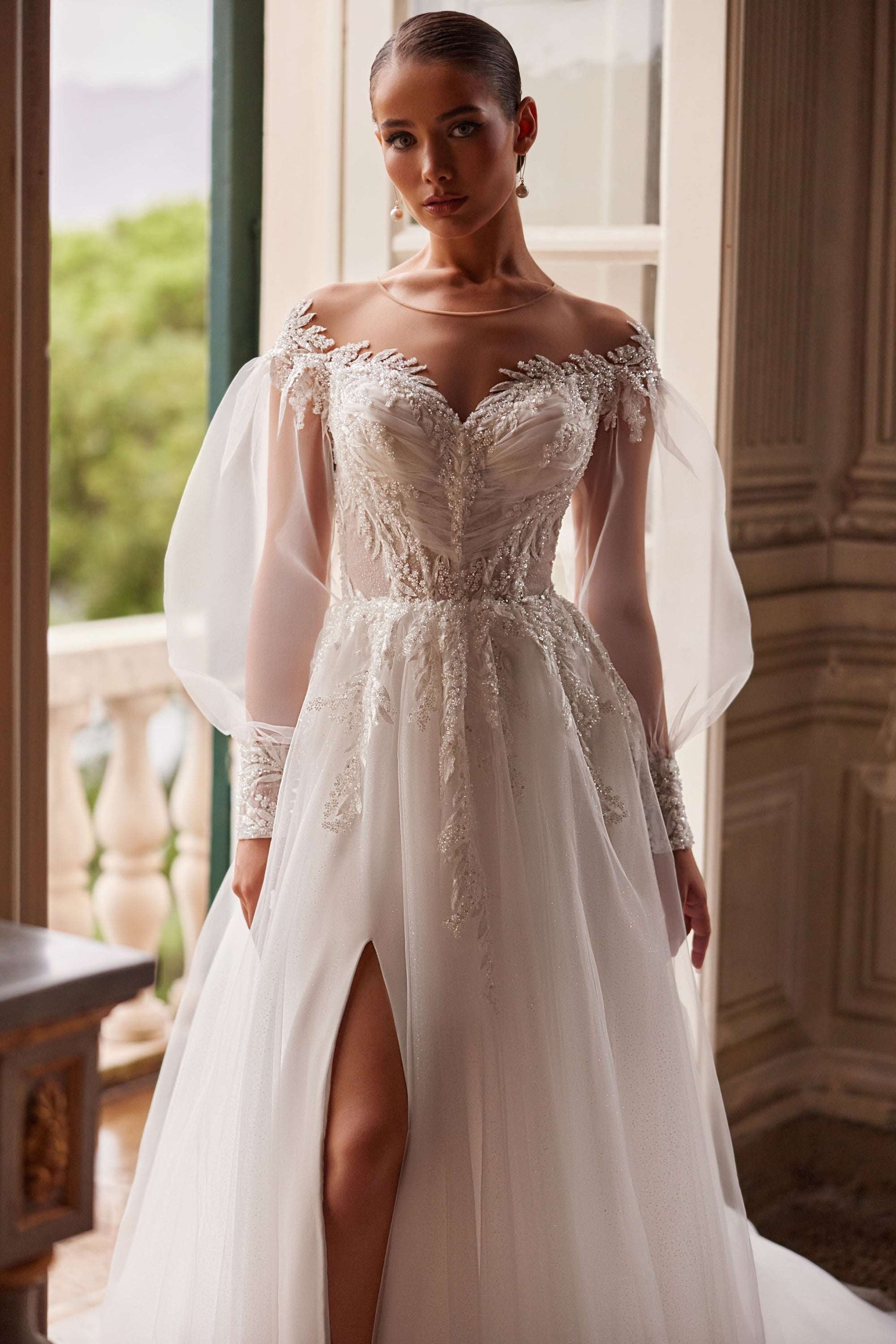 KatrinFAVORboutique-Puff sleeve wedding dress Beautiful wedding outfits