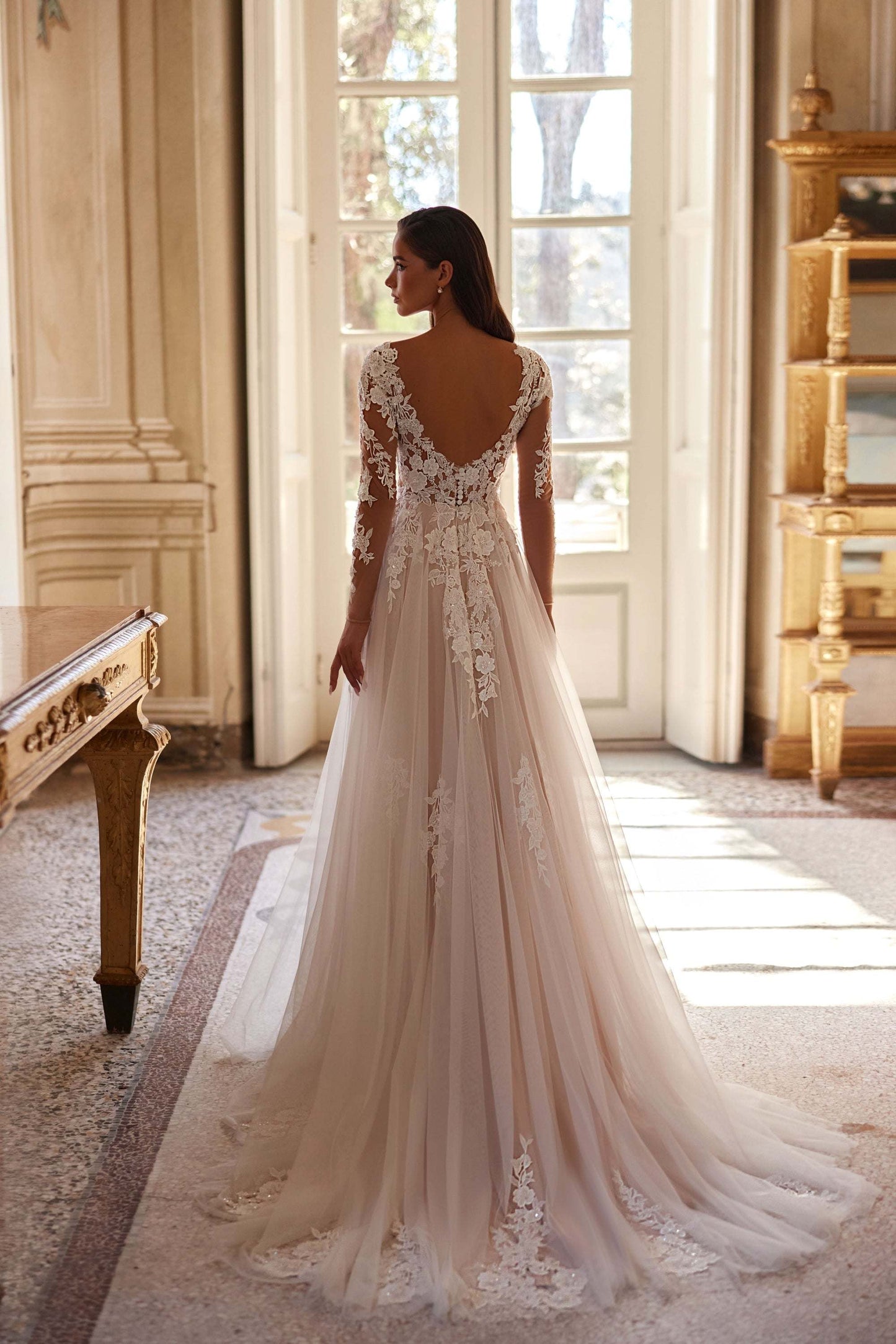 KatrinFAVORboutique-Wedding gown with long lace sleeves Modern bridal gown