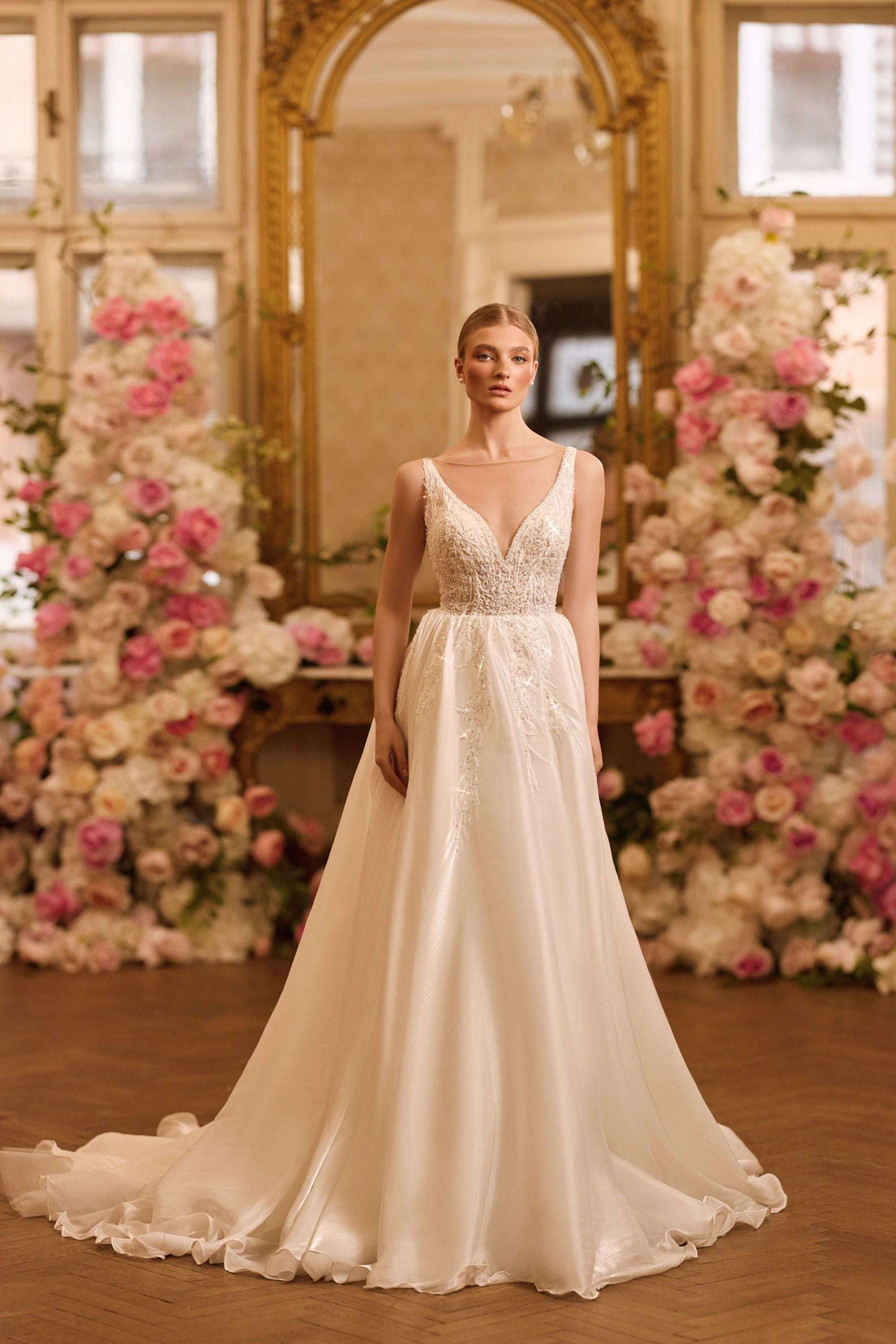 KatrinFAVORboutique-Backless wedding dress Destination wedding dresses