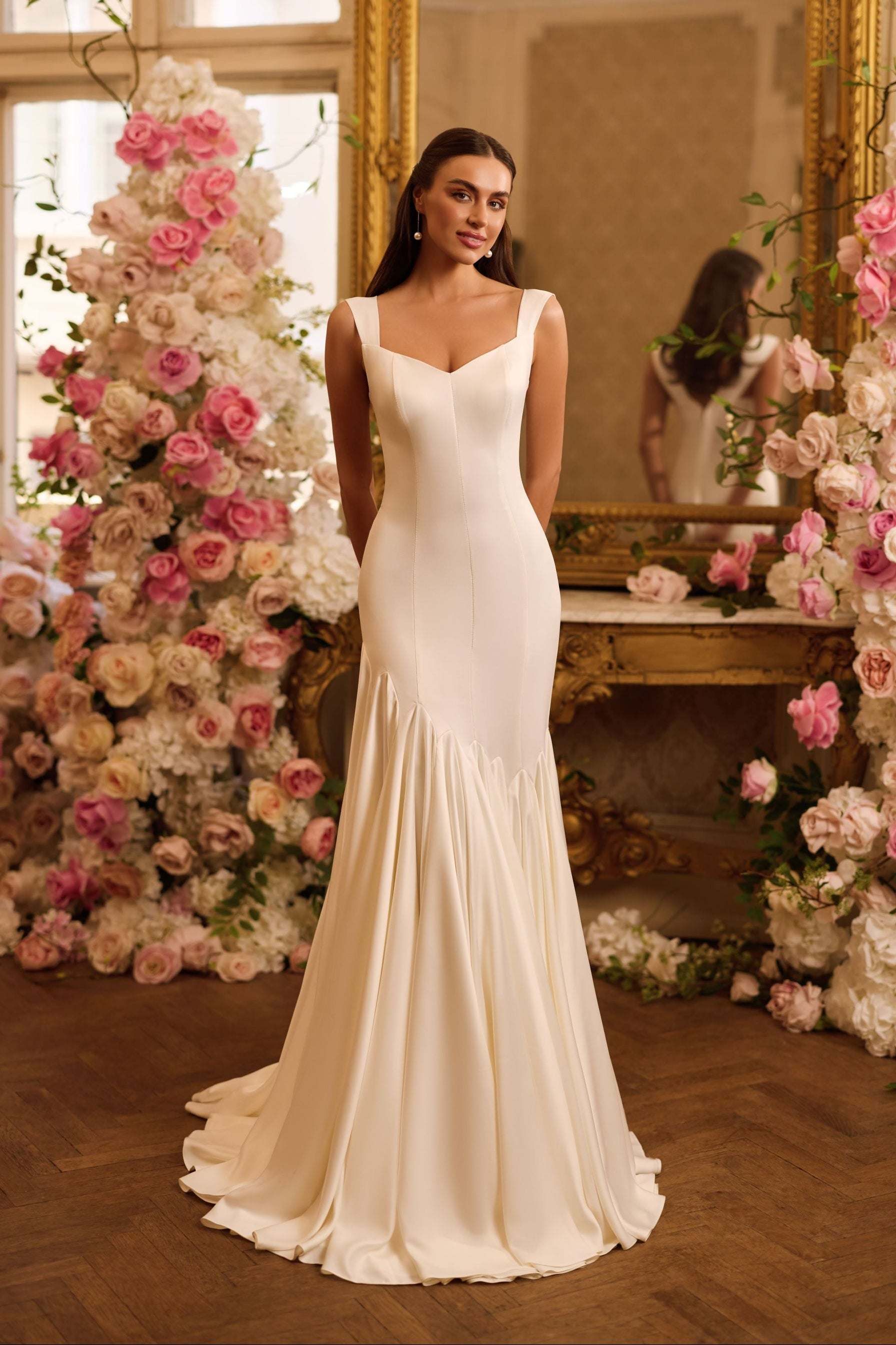 KatrinFAVORboutique-Simple modern wedding dress Classic wedding designers