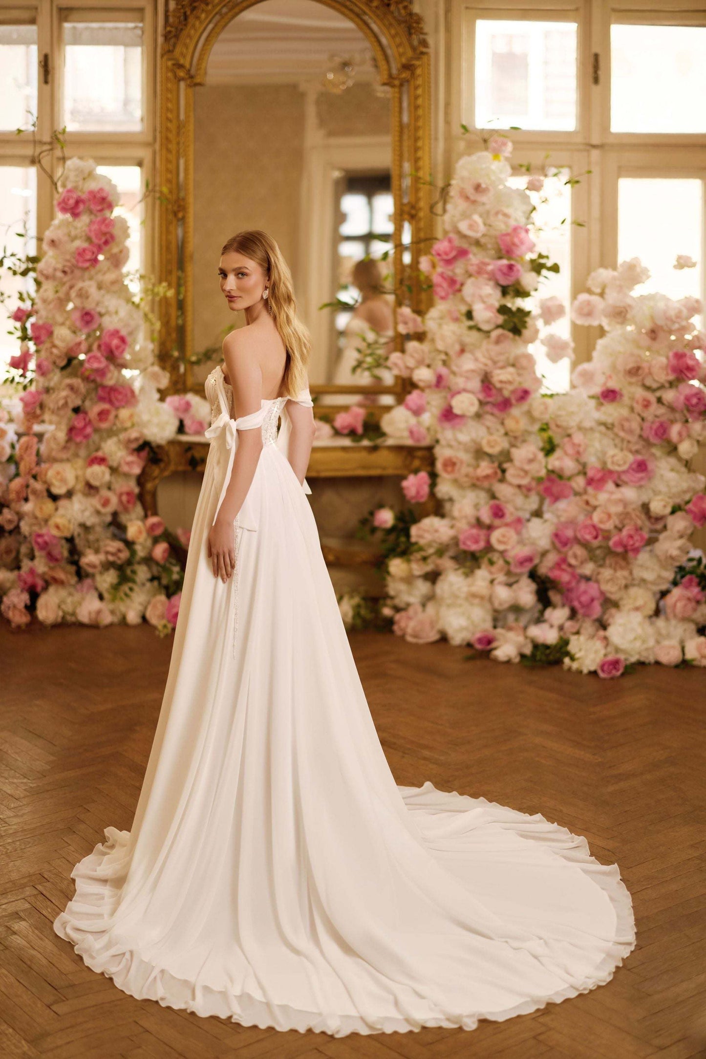 KatrinFAVORboutique-Wedding dress bow straps Beach ivory wedding dresses