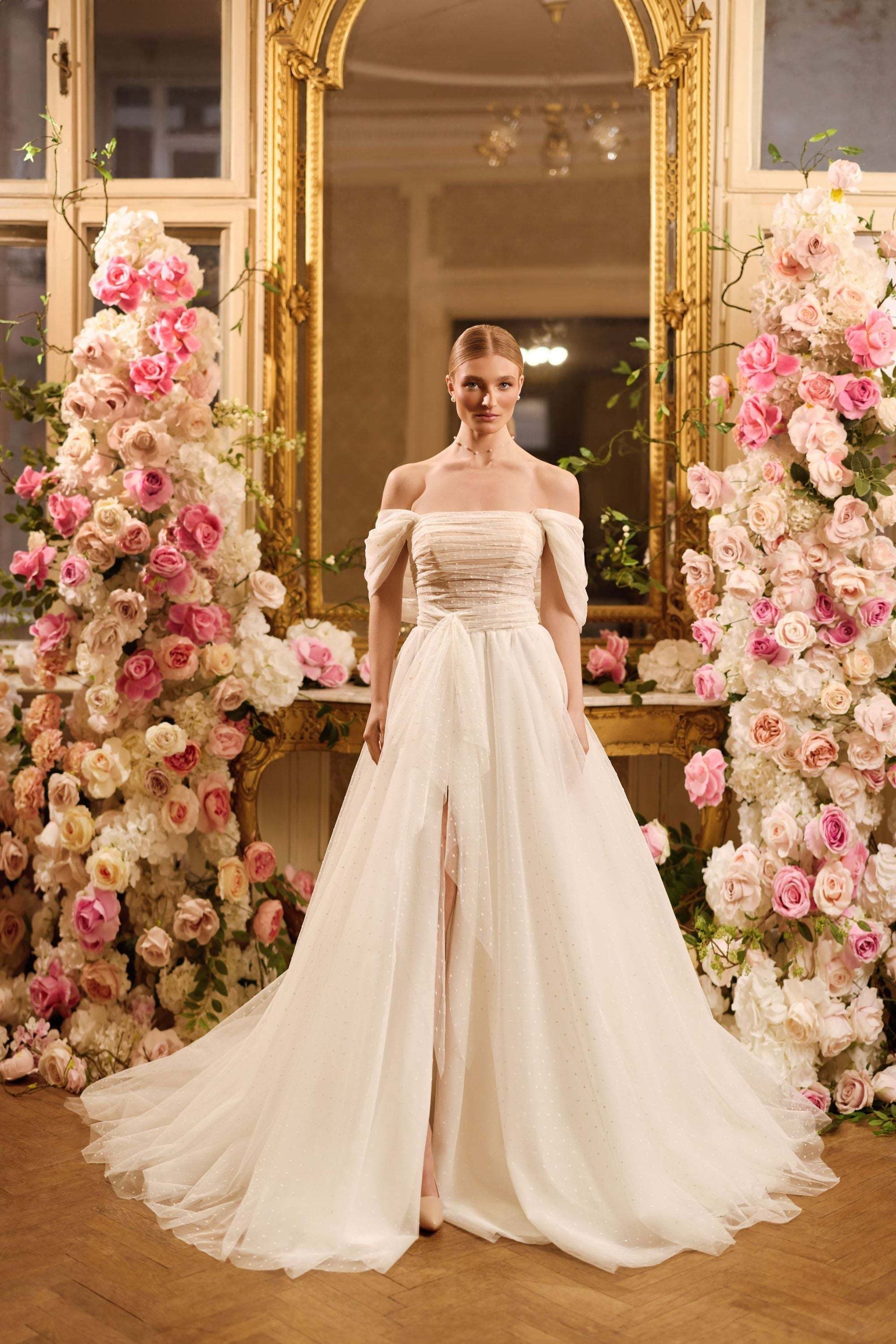 KatrinFAVORboutique-Polka dot wedding dress Inexpensive elopement dresses