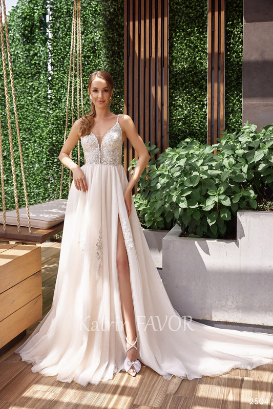 KatrinFAVORboutique-Beachside wedding dress High slit wedding dress