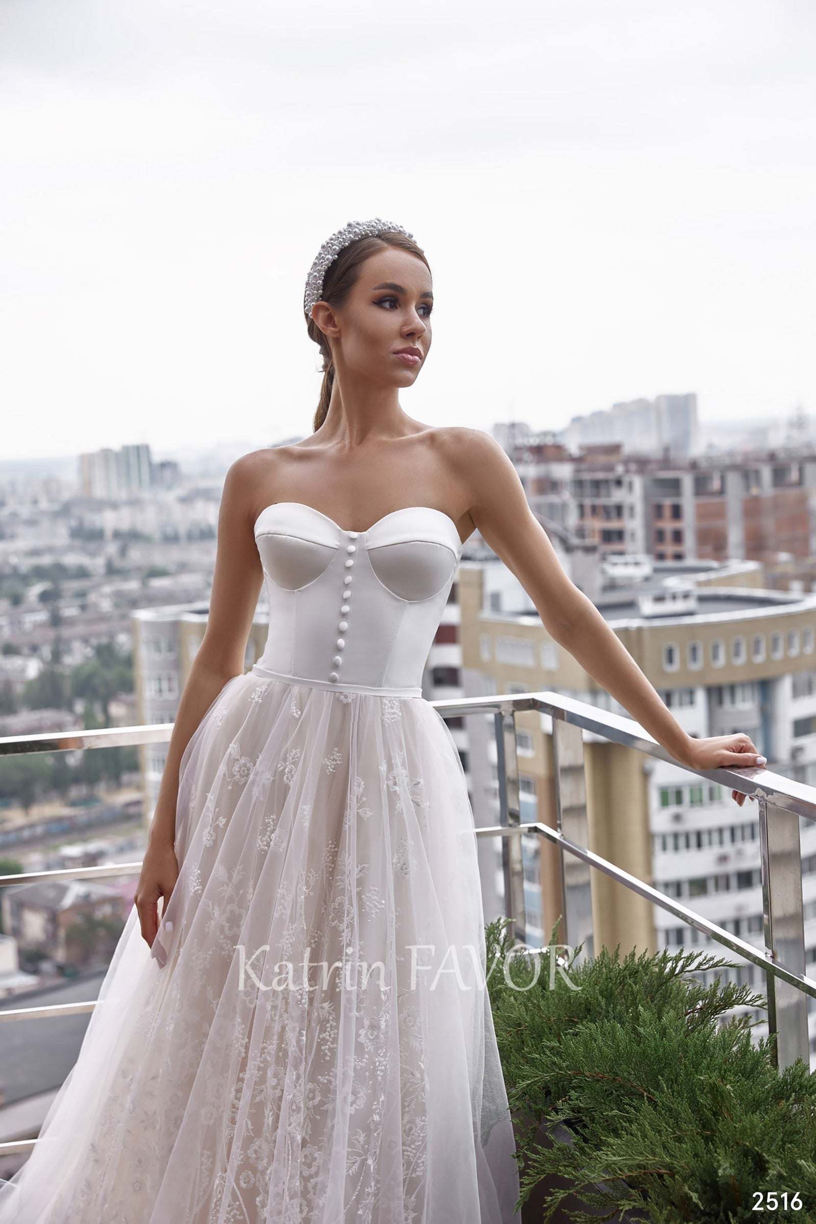 KatrinFAVORboutique-Fairytale wedding dress Puff sleeve wedding gown