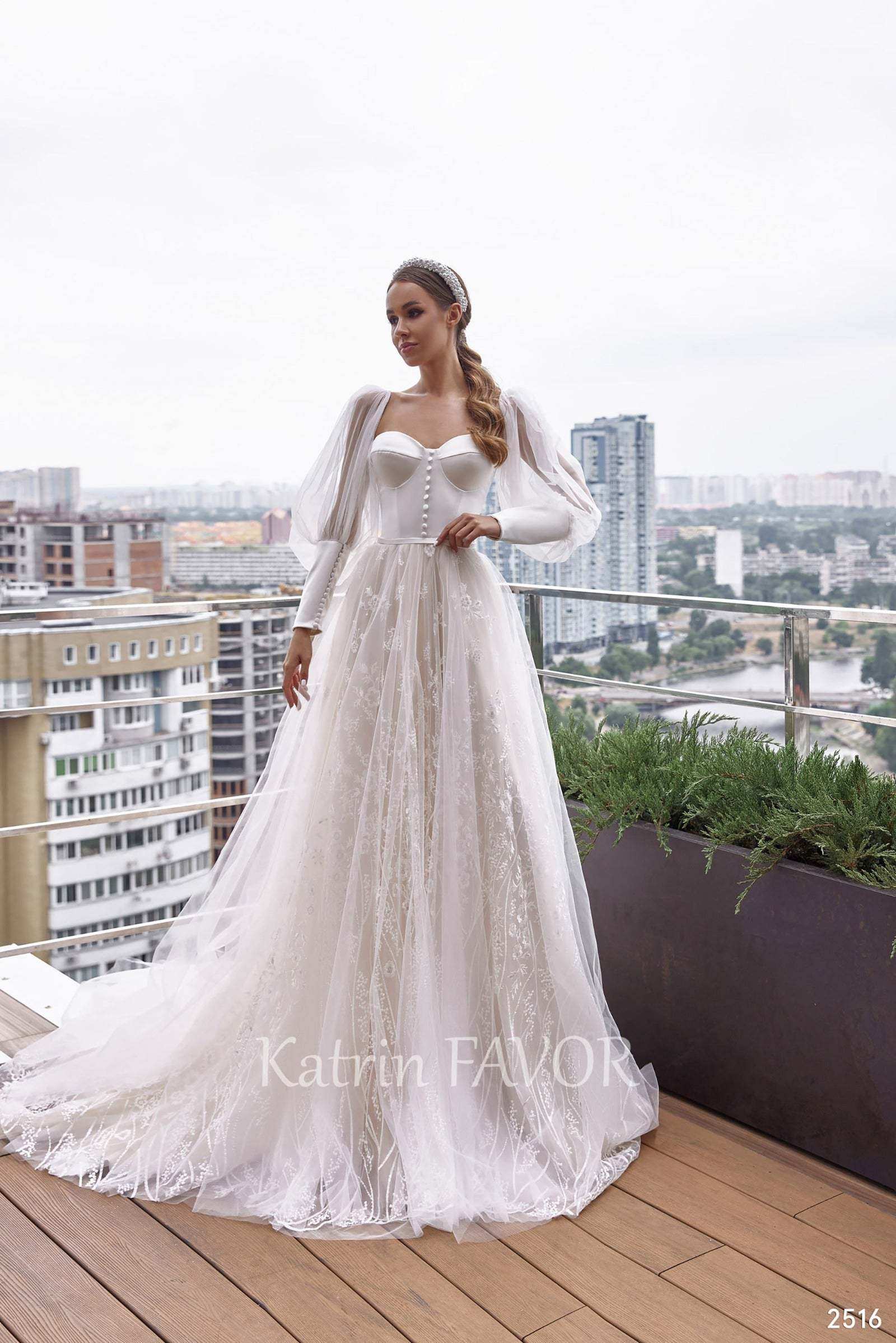 KatrinFAVORboutique-Fairytale wedding dress Puff sleeve wedding gown