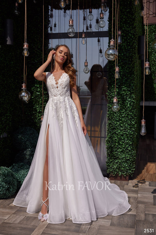 KatrinFAVORboutique-Embroidered A-line tulle wedding dress