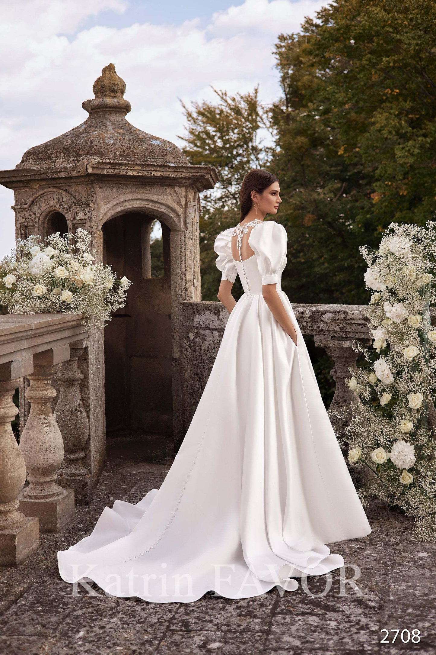 KatrinFAVORboutique-Wedding dress with puff sleeve Satin wedding dress