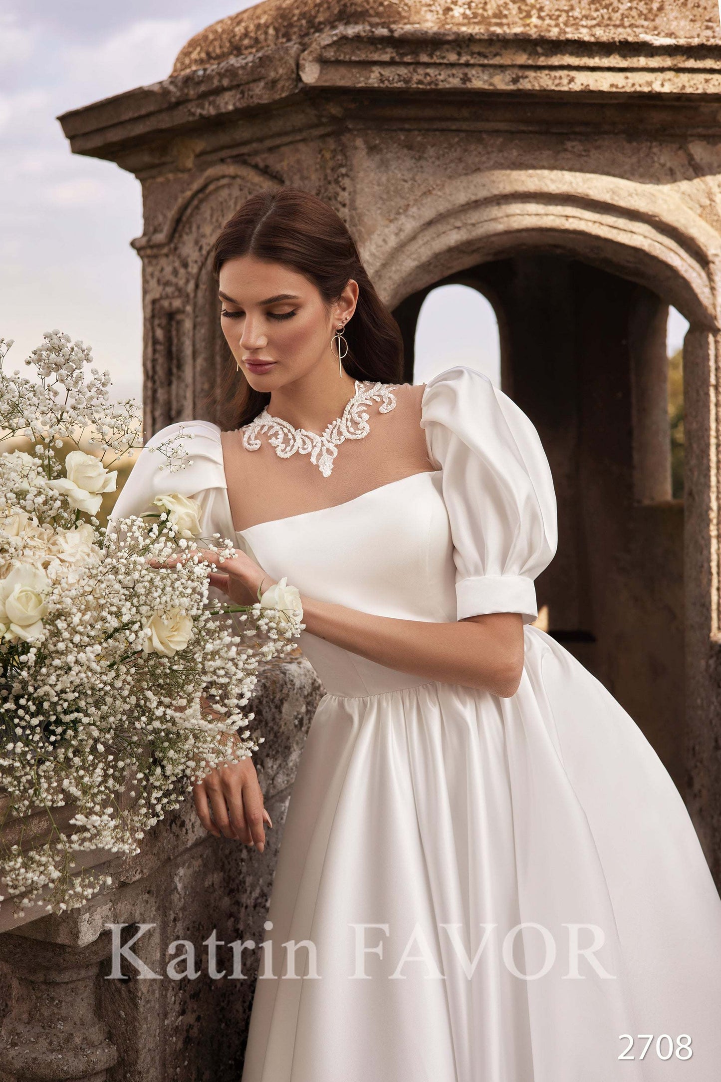 KatrinFAVORboutique-Wedding dress with puff sleeve Satin wedding dress