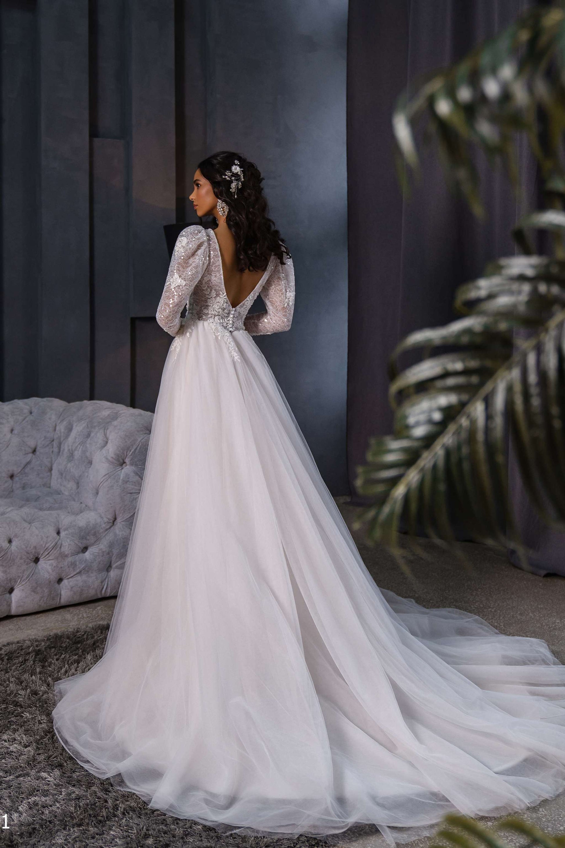 KatrinFAVORboutique-Wedding outfit with sleeves Modern bridal designers 